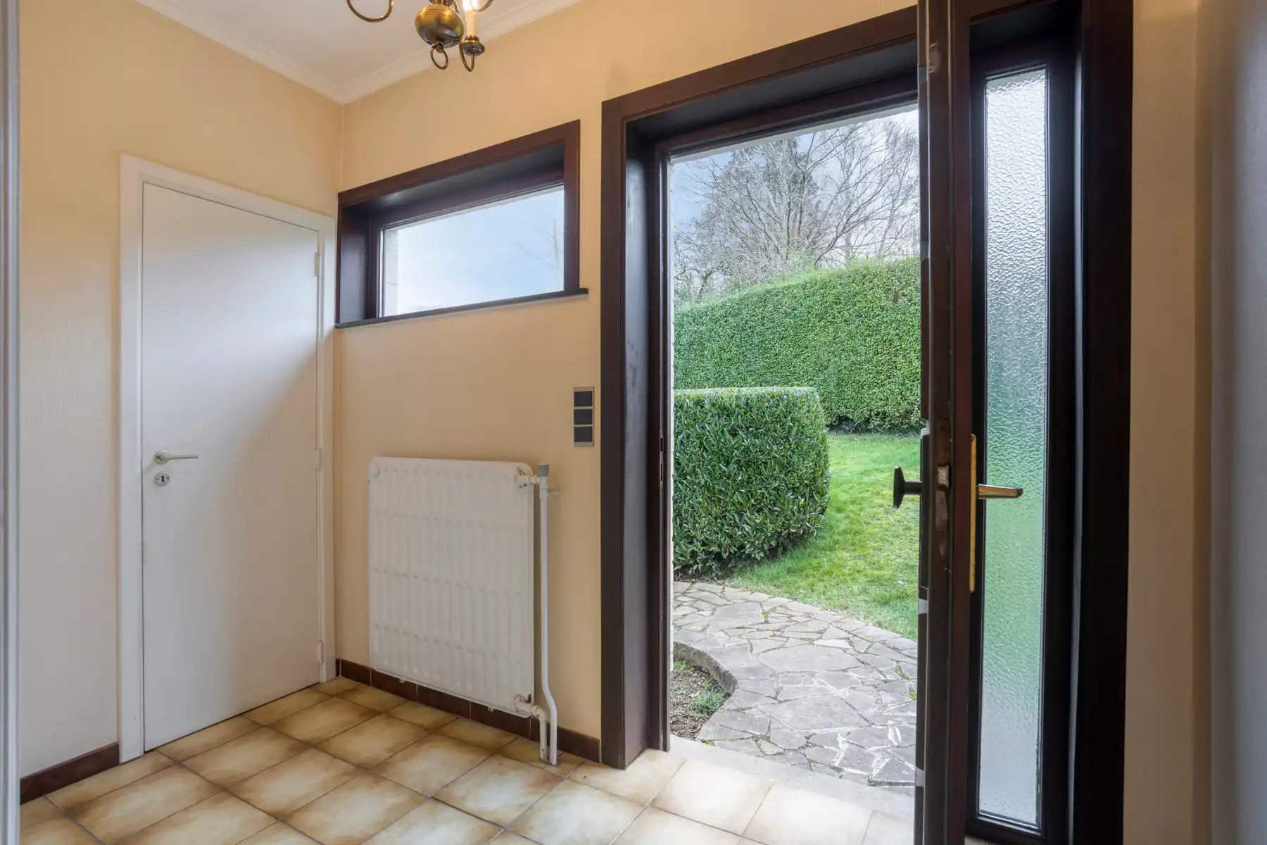 Prachtig gelegen woning met 3 slaapkamers, tuin en garage foto 8