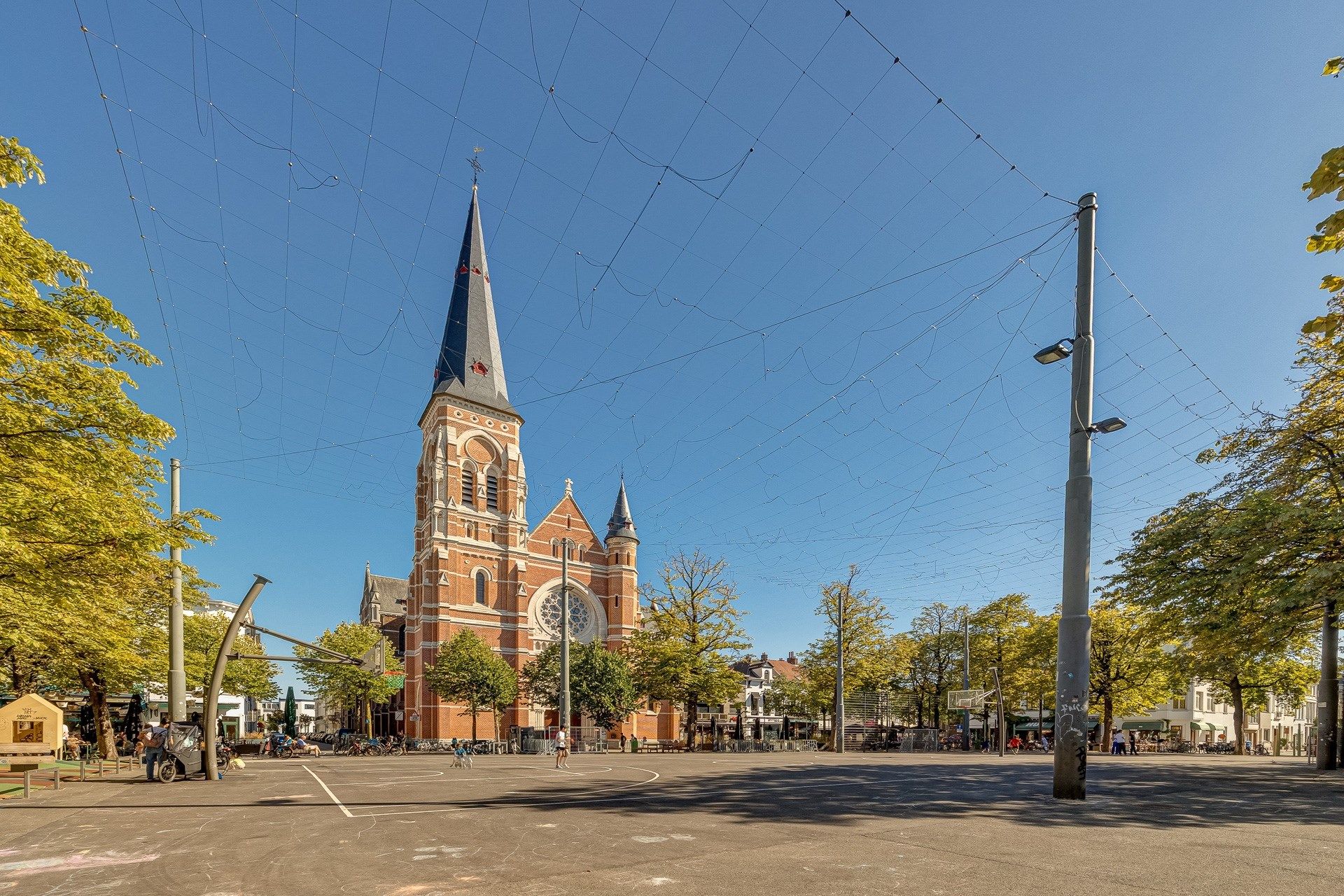 Zurenborg: Wonen in grandeur, leven in kleur.  foto 27