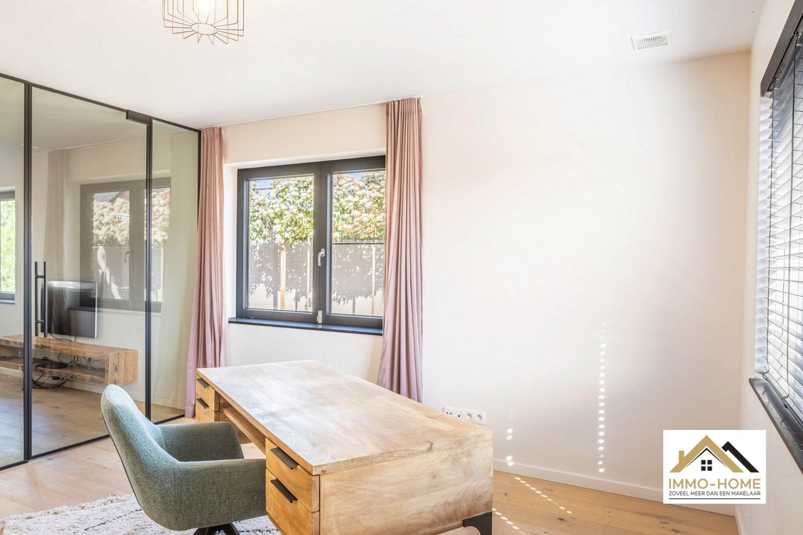 Prachtige hoogwaardige woning met zwembad!! foto 15