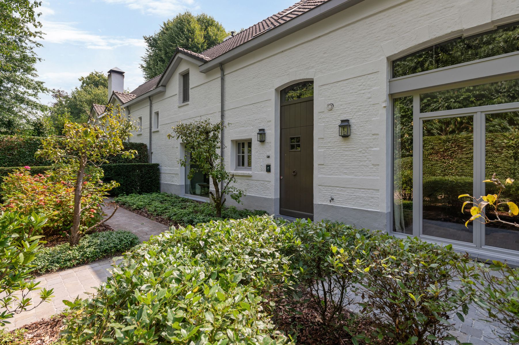 UNIEKE INSTAPKLARE WONING MET ZWEMBAD foto 4