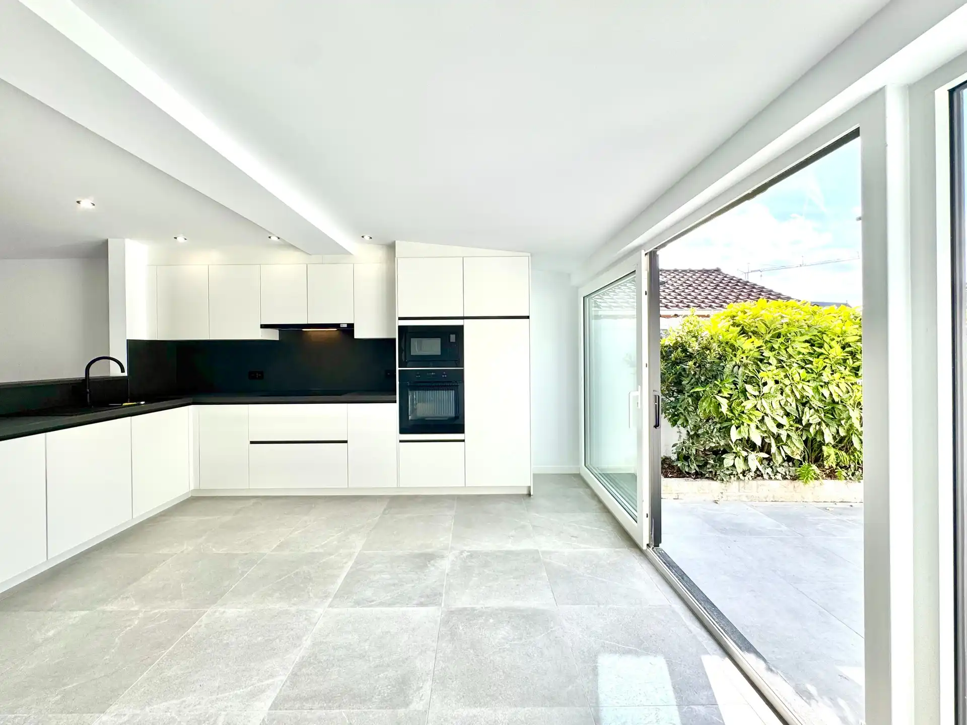 VOLLEDIG GERENOVEERDE WONING | TUIN | GARAGE | 294 M² foto 12