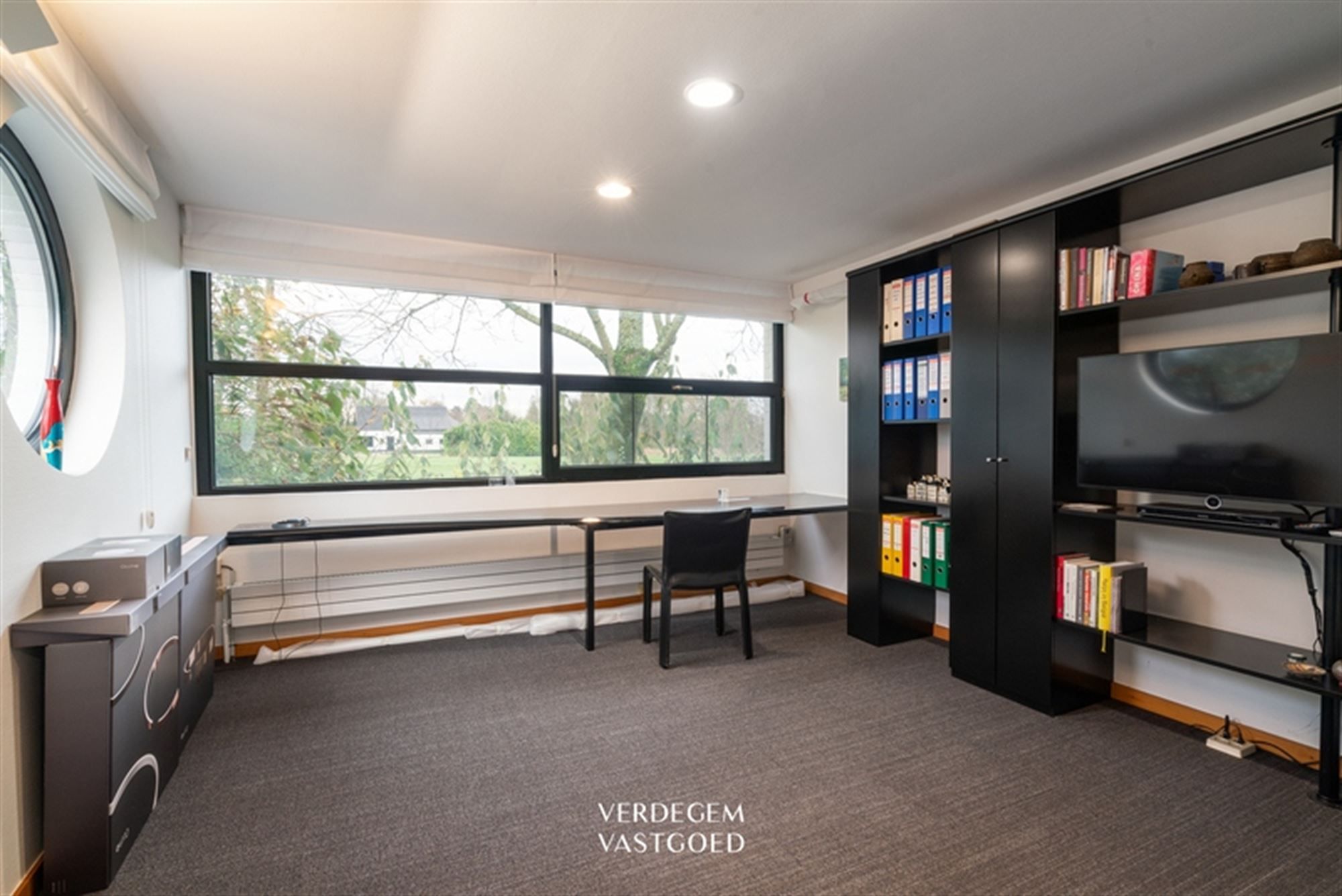 Architectenvilla met aparte studio en Wase zichten foto 10