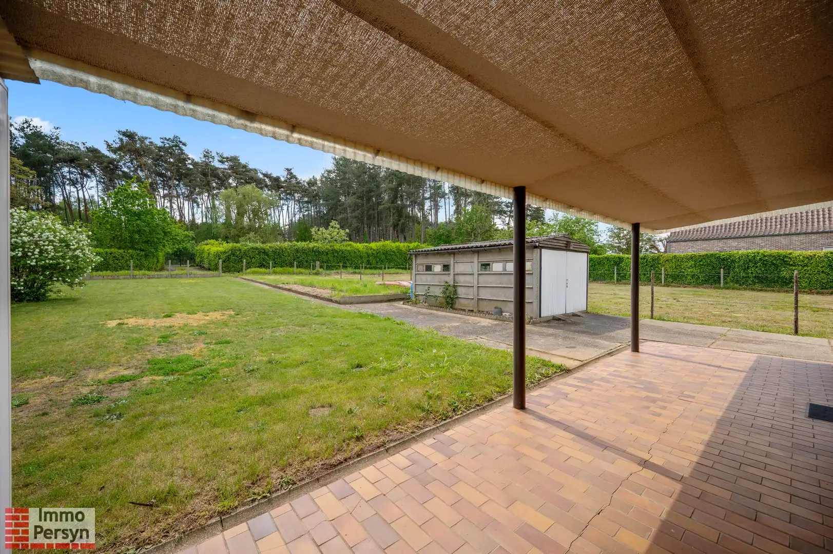 Karaktervolle renovatiewoning met achteruitweg te Messelbroek foto 18