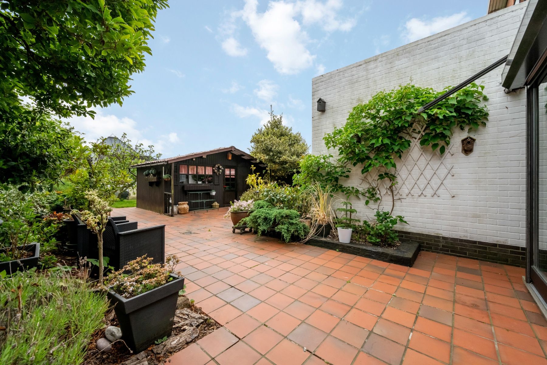 Ruime woning met tuin en bijgebouwen in rustig Sint-Kruis. foto 11