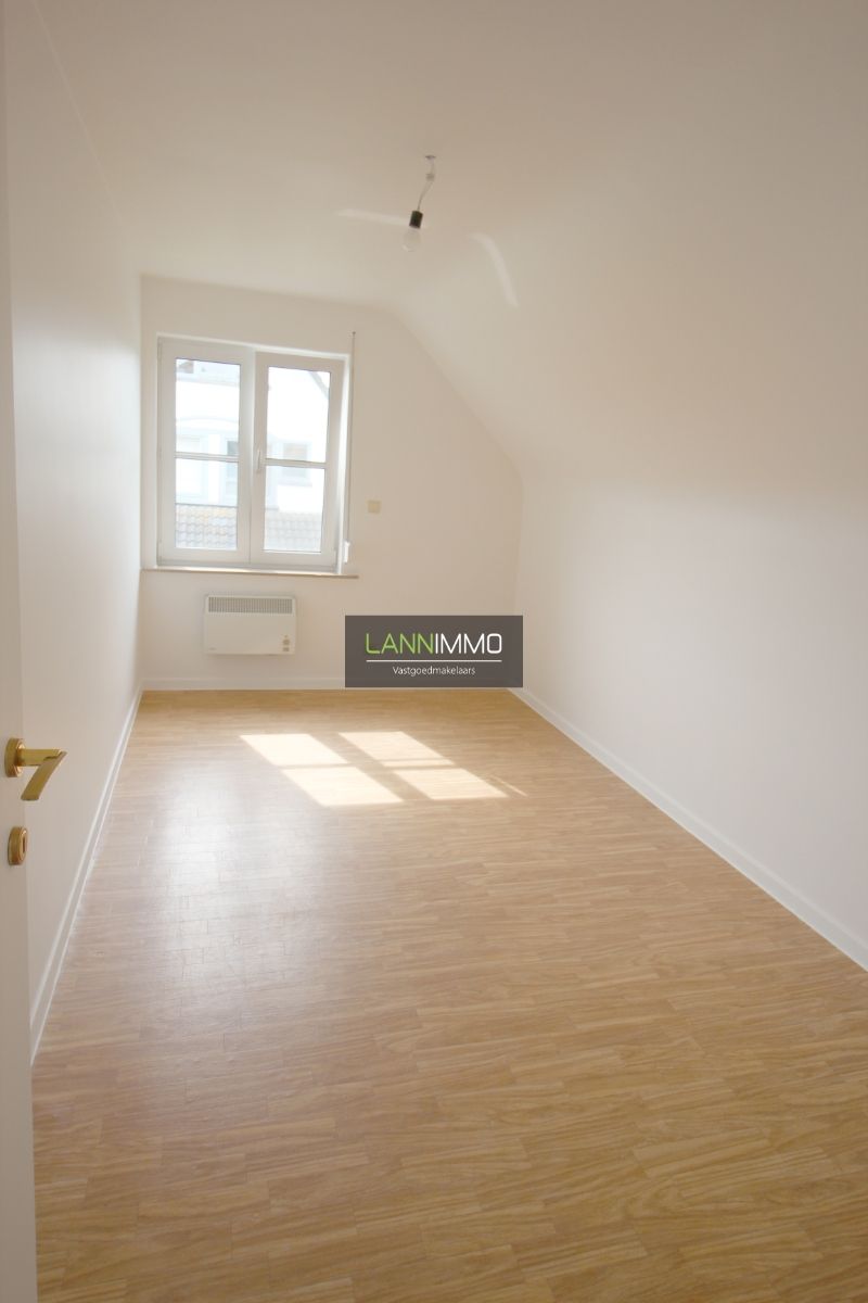 Instapklare woning met 3 slaapkamers en 2 garages foto 28