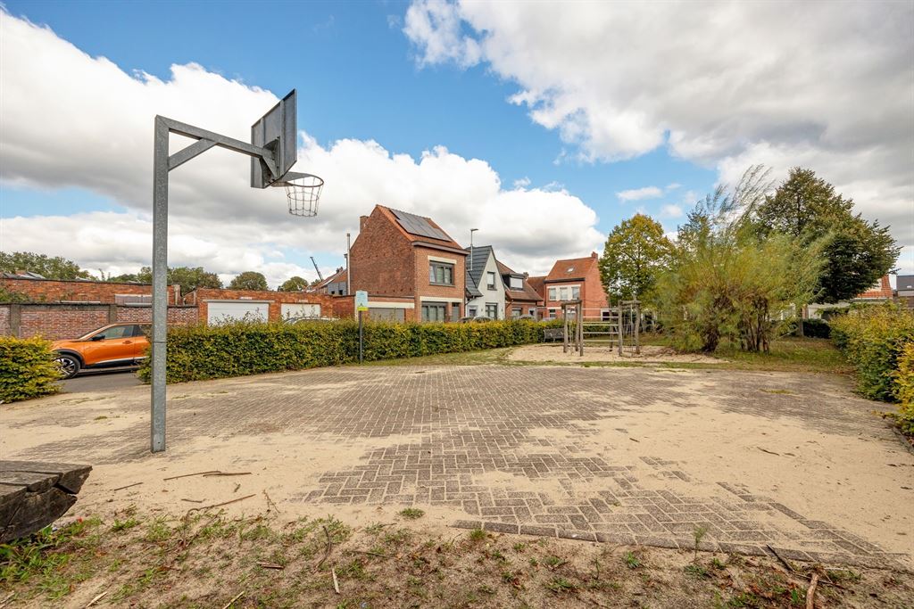 Gerenoveerde woning met grote zuidtuin foto 33