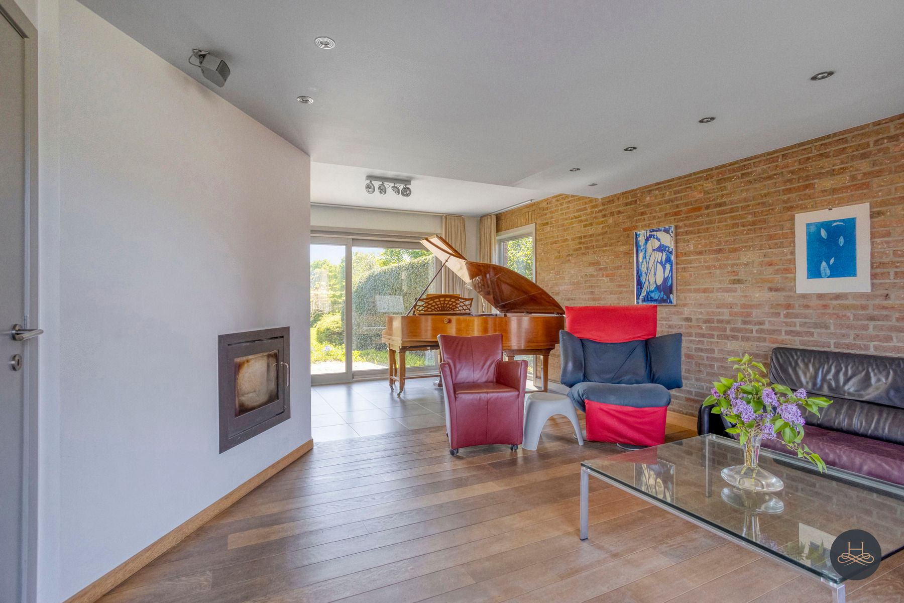Vrijstaande woning met prachtig aangelegde zuidgerichte tuin foto 5