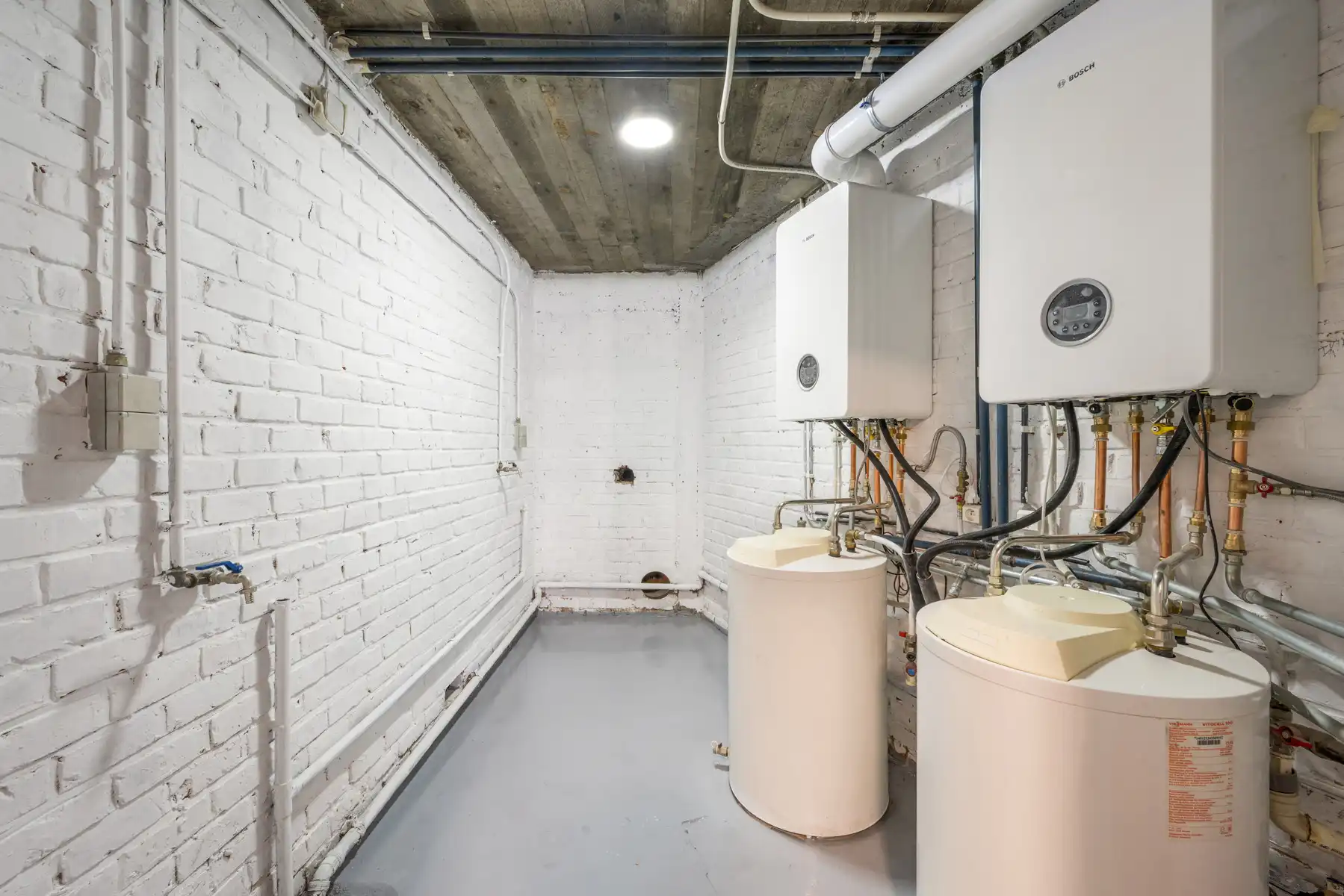 Gerenoveerd 2 slaapkamerappartement met garage foto 19