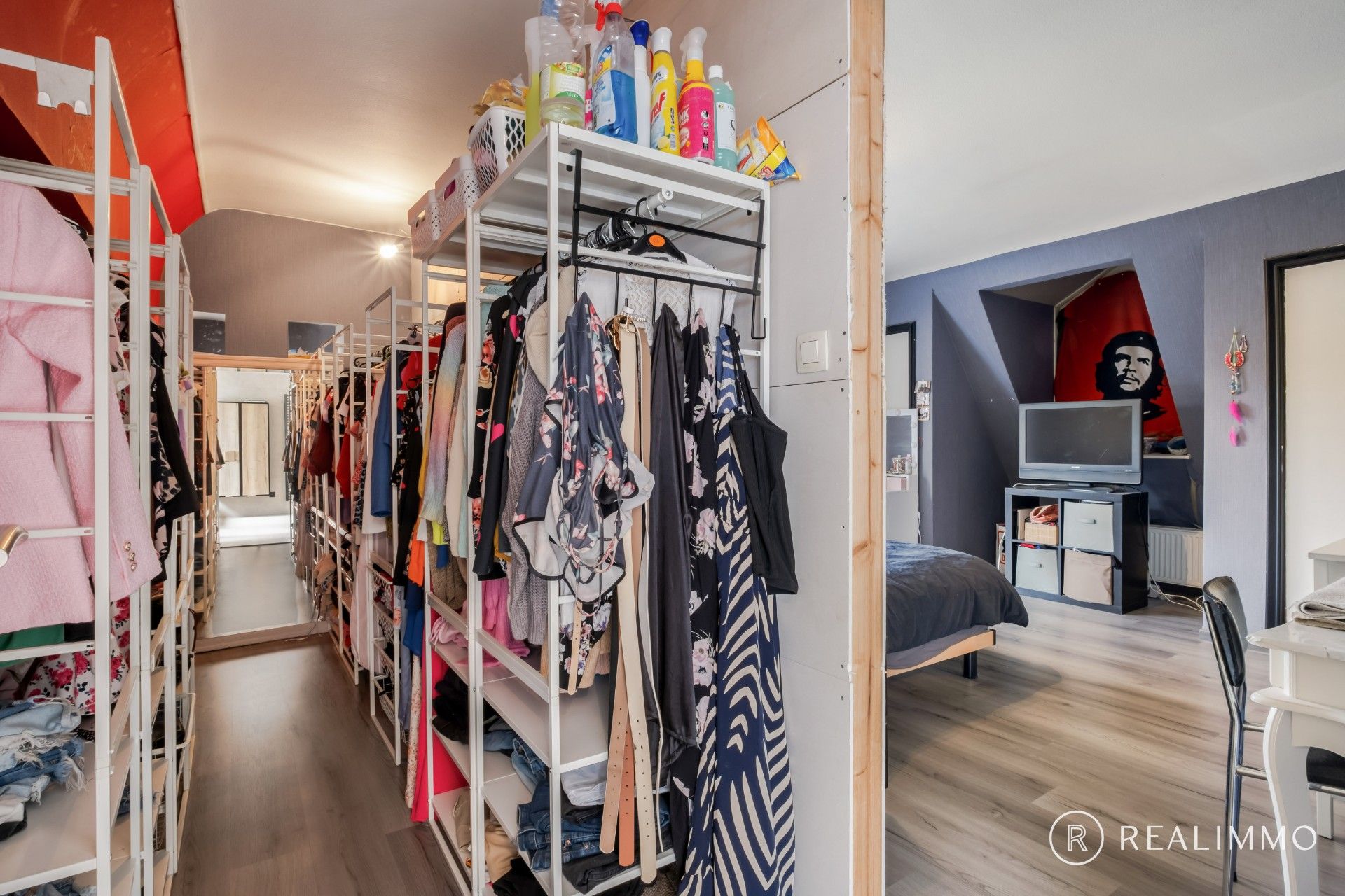 Instapklare, gerenoveerde gezinswoning met 4 slaapkamers foto 15