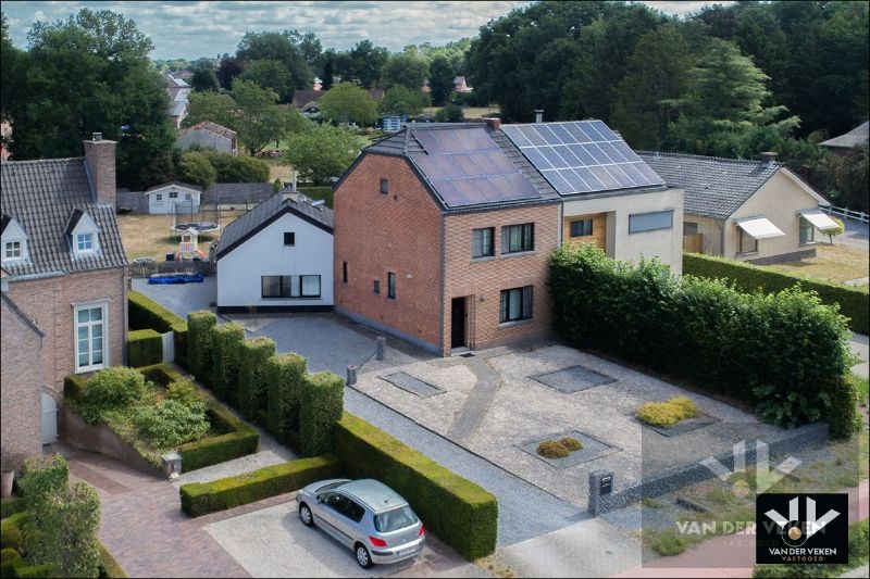 RIANTE GEZINSWONING NABIJ NATUURGEBIEDEN EN CENTRUM ZONHOVEN foto 3