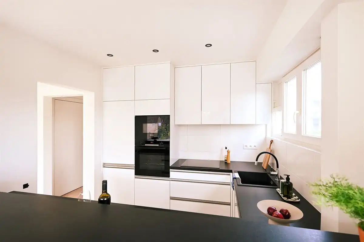 Lichtrijk hoekappartement in hartje Brasschaat foto 6