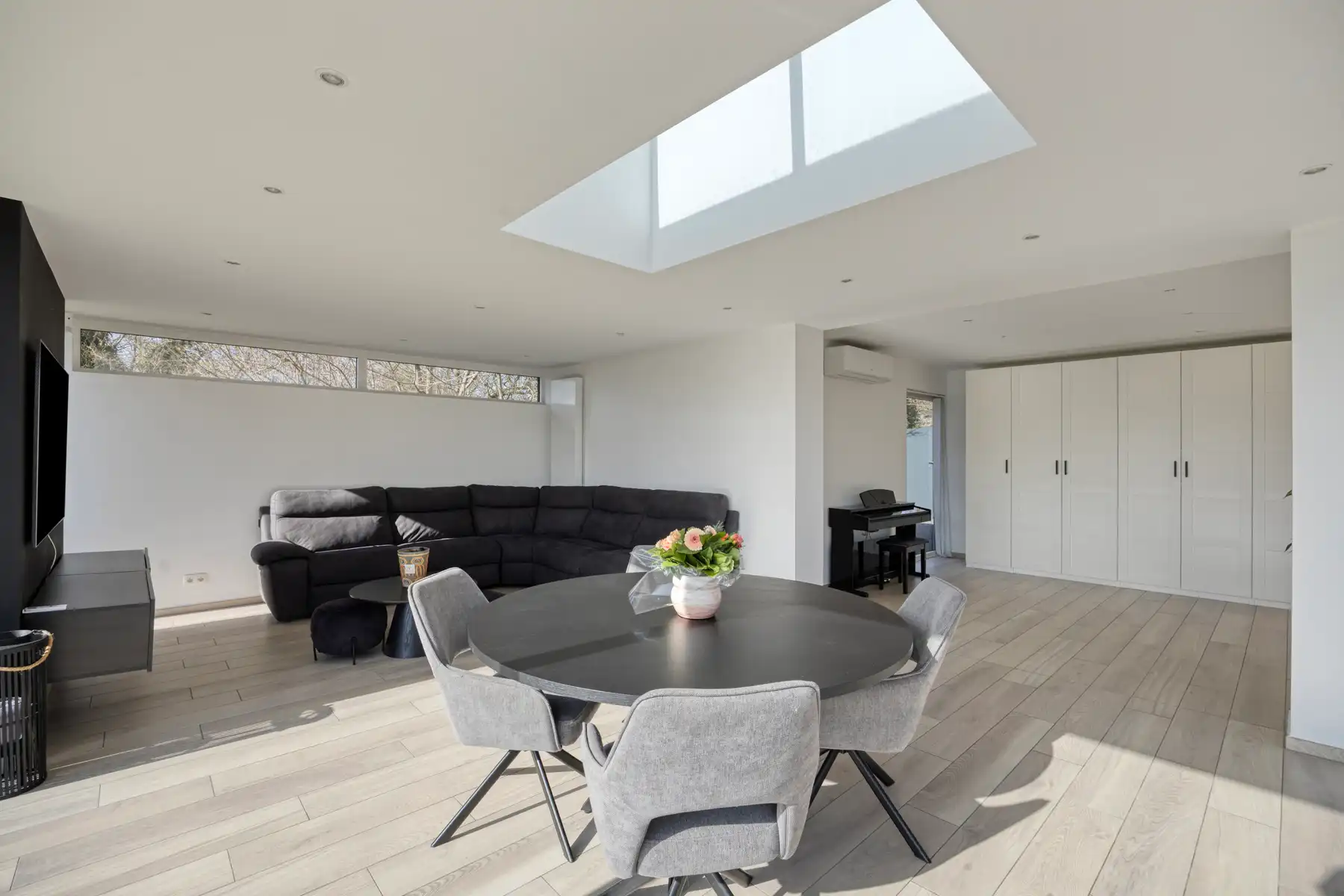 Rustig gelegen instapklare woning met 4 slkmrs foto 8