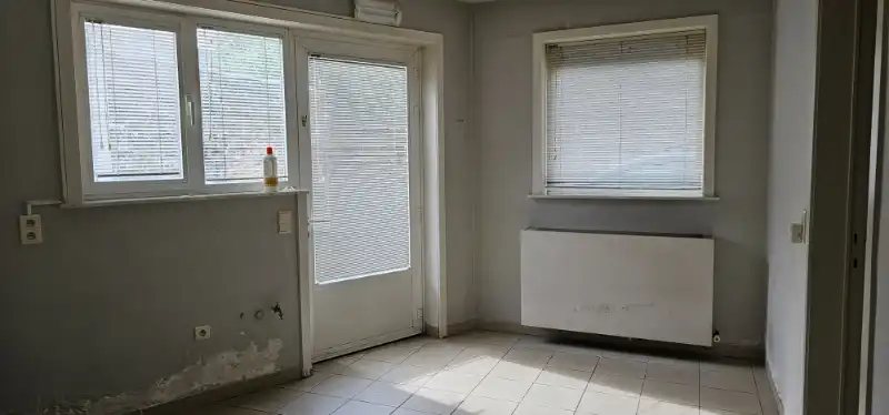 Winkel/kantoorpand te Wondelgem centrum foto 7