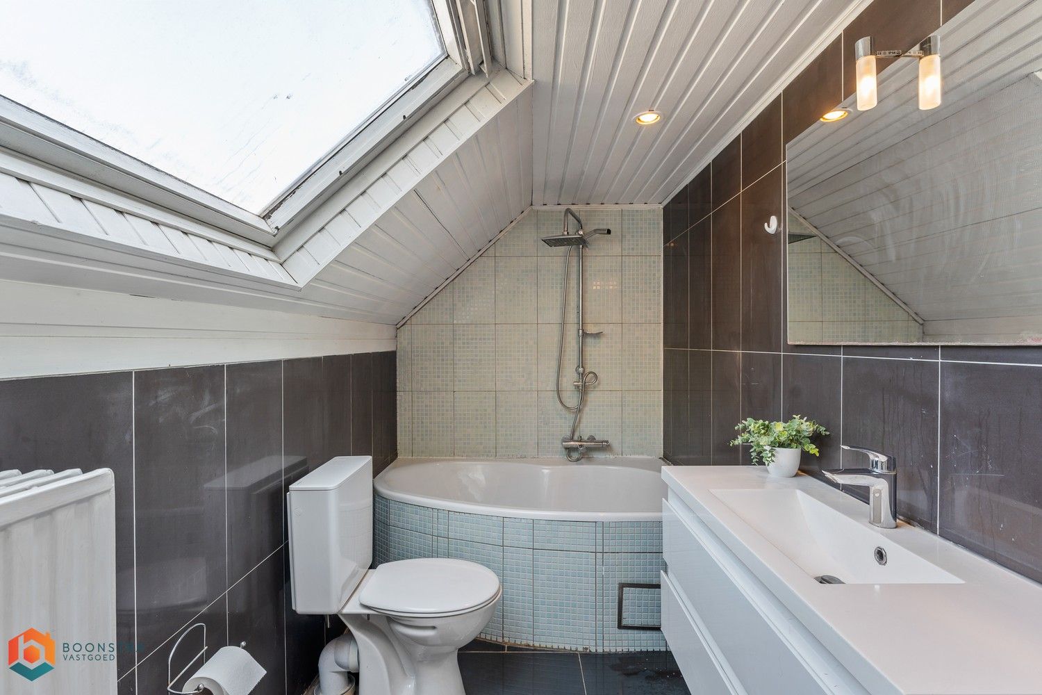 Instapklare woning met 4 slpkrs, tuin en zwembad te Sint-Katelijne-Waver foto 18