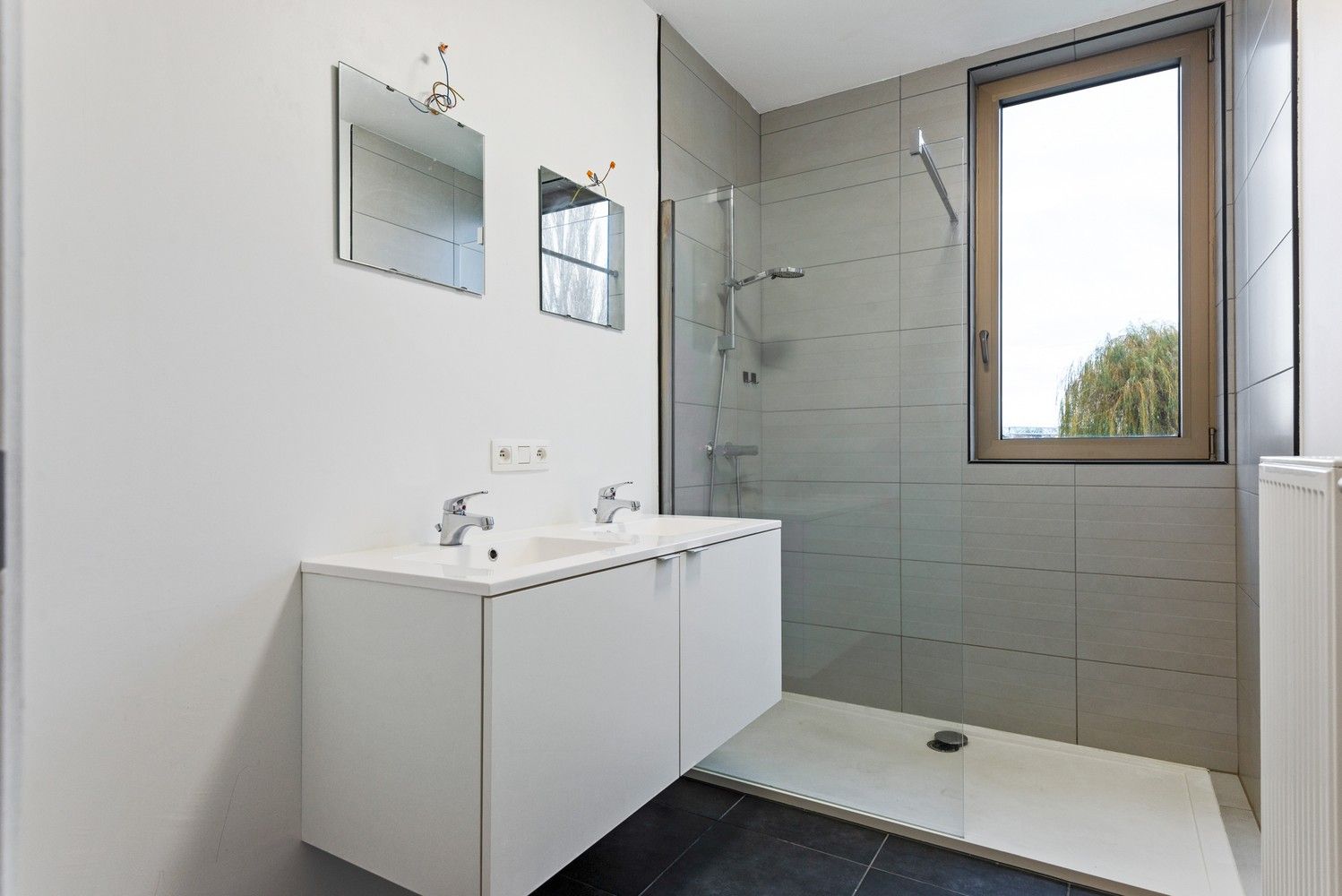 Modern appartement met 2 slaapkamers, terras & autostaanplaats op toplocatie in Lier! foto 10