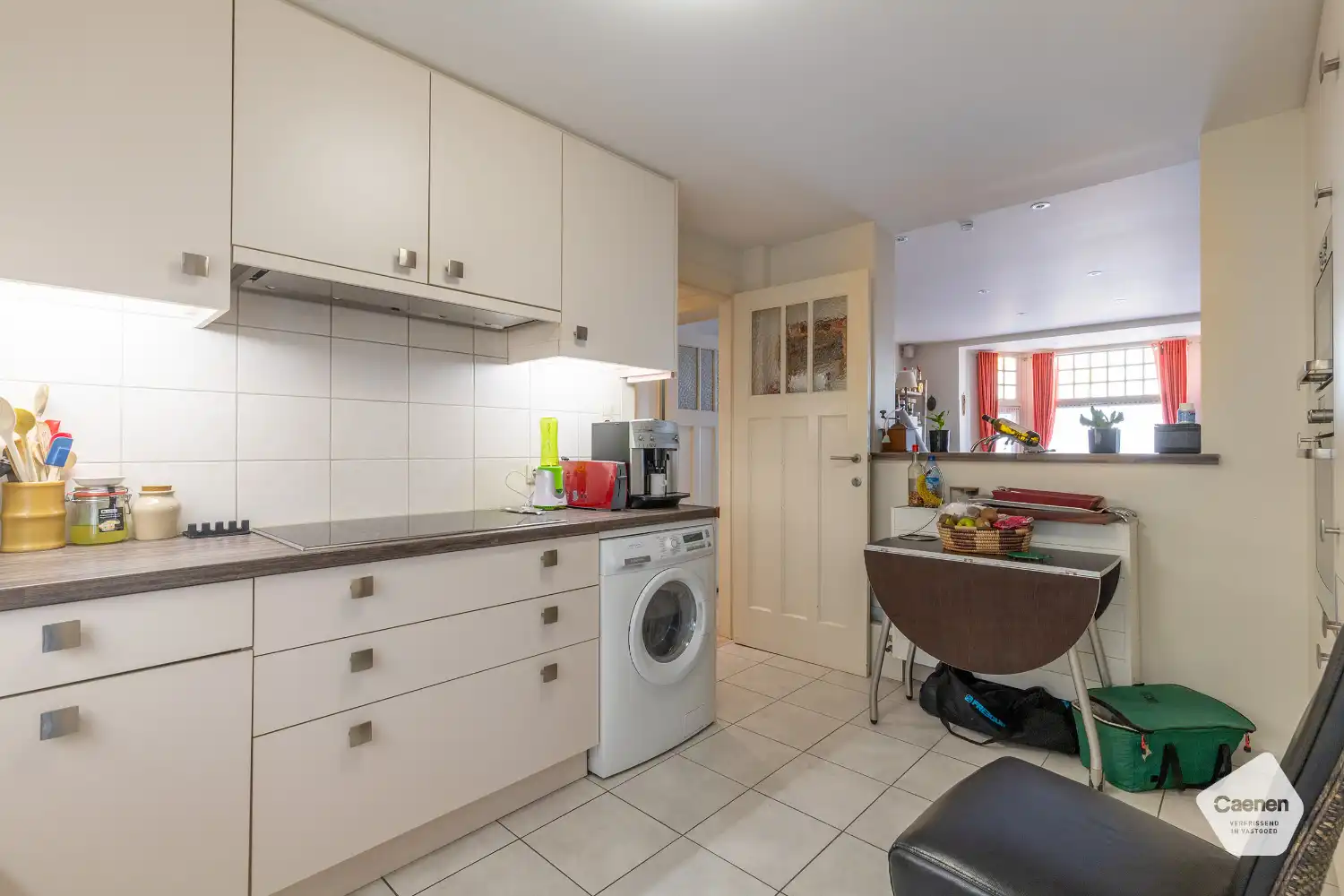 Ruim karakterappartement met 4 slaapkamers, gelegen in historisch pand foto 5