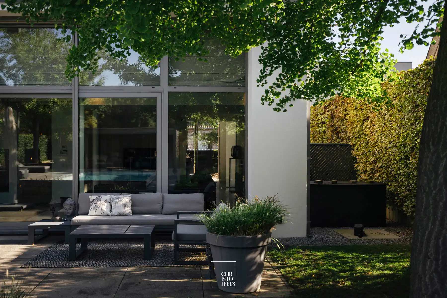 Moderne villa (374 m²) met zwembad en poolhouse op perceel van 1.039 m² foto 12