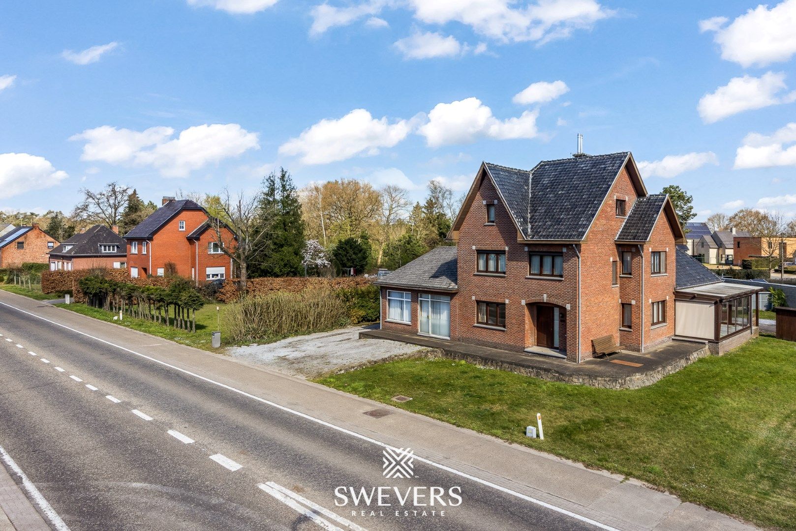 Royale woning op 17a10ca–Ideaal als kangoeroewoning, handelszaak of villa te Zonhoven foto 2