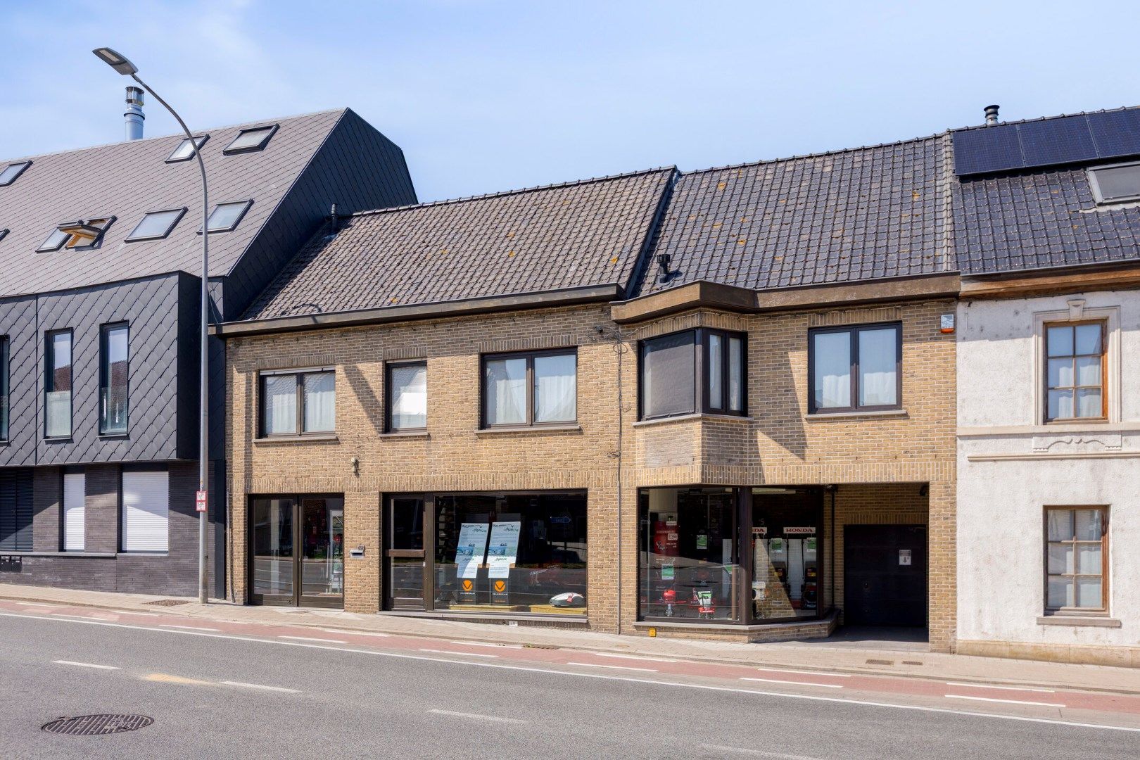 Prachtige handelswoning in centrum Rekkem! foto {{pictureIndex}}