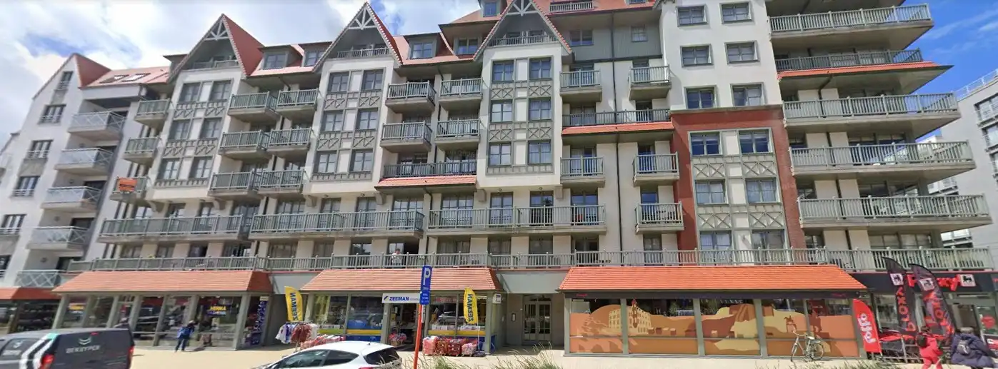 Instapklare nieuwbouw handelsruimte op A-locatie in Oostduinkerke foto 4