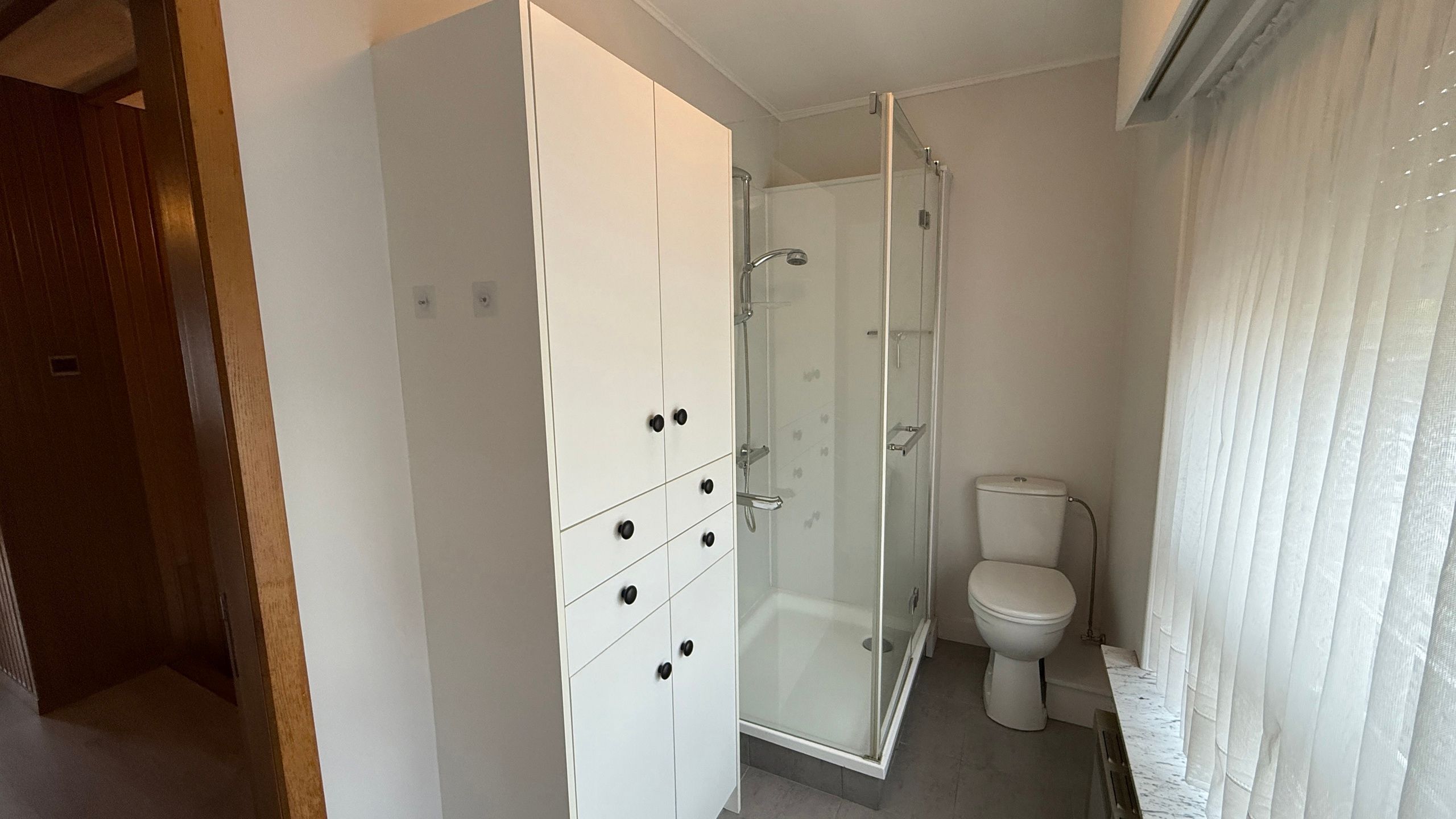 Goedgelegen woning met handelsruimte foto 15
