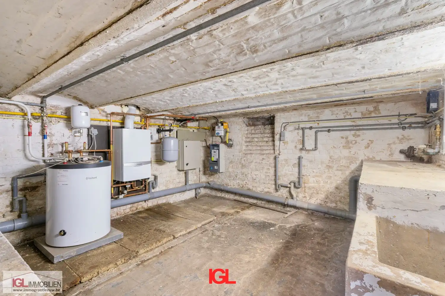 Te renoveren driegevel tegenover Beukenbos foto 16