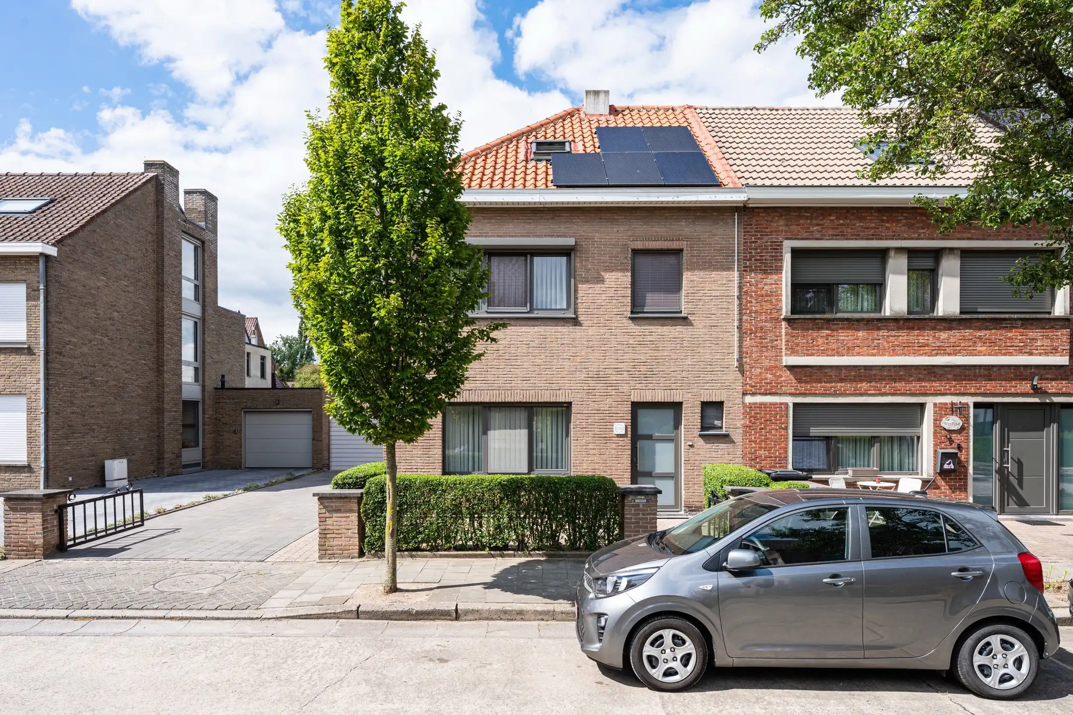 Ruime gezinswoning met 4 slaapkamers, garage en tuin.  foto 2