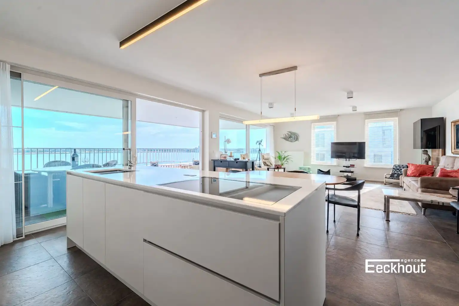 Zeer ruime penthouse (124m²) met 2 terrassen, 3 ruime slaapkamers en een uitnemend uitzicht aan de Spuikom! foto 6