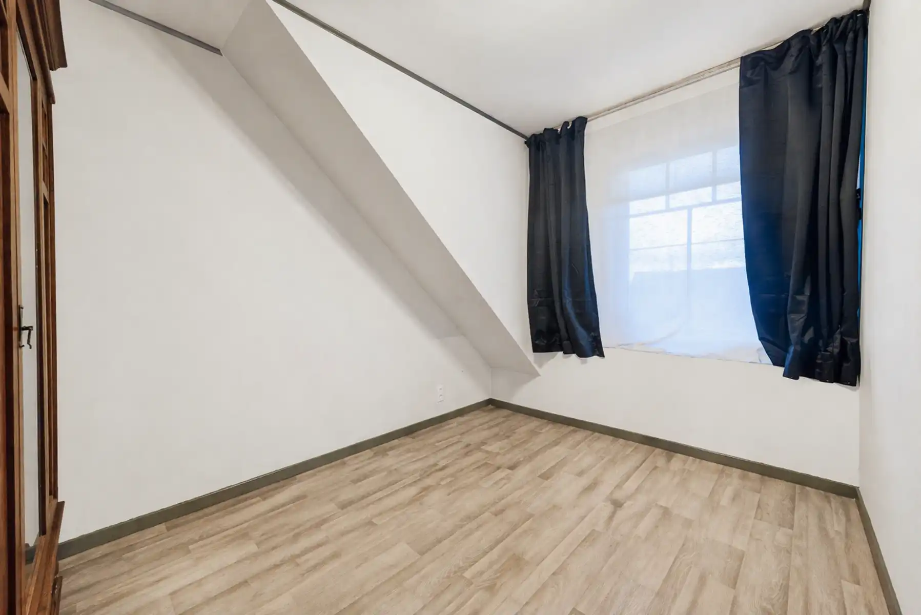 Charmante woonst met 5 slpk, tuintje, bijhuis en zwemvijver  foto 23