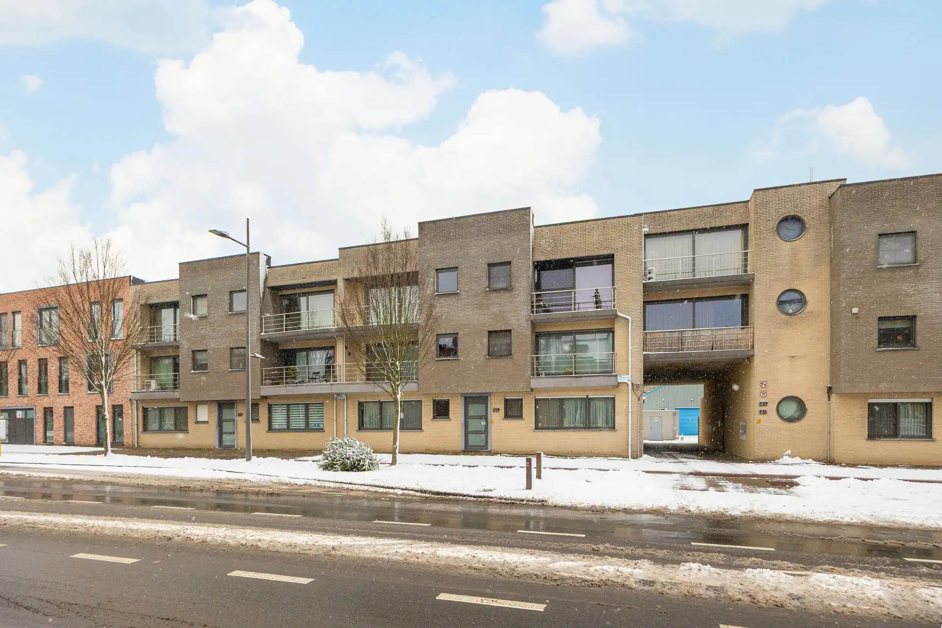 Gelijkvloersappartement met grote tuin & garage foto 46