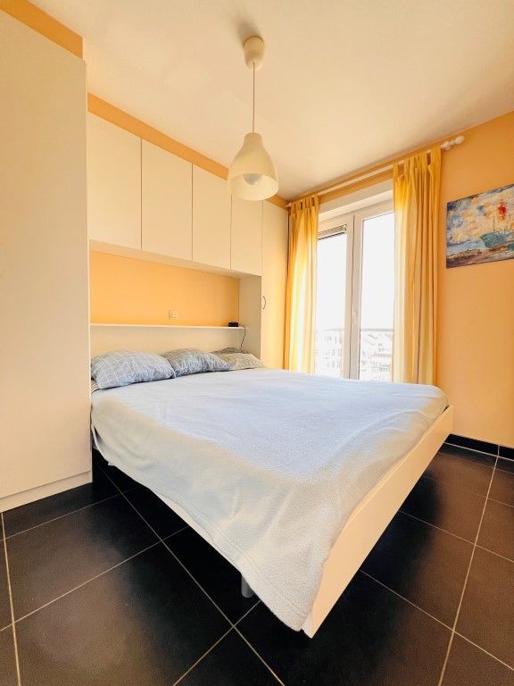 Luxueus appartement met 3 kamers en frontaal zeezicht foto 11