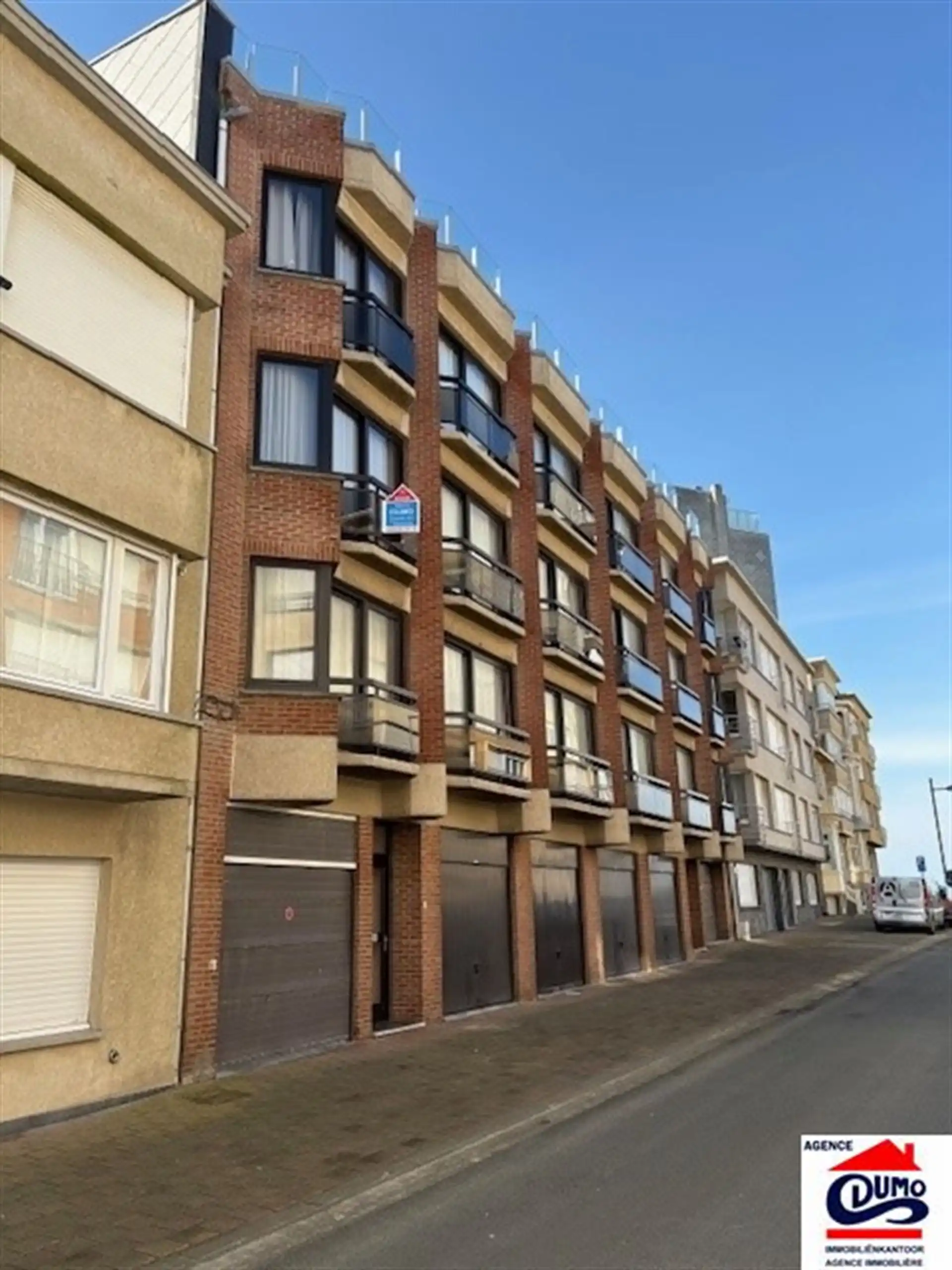 Instapklaar appartement met 2 slpk, lateraal zeezicht foto 25