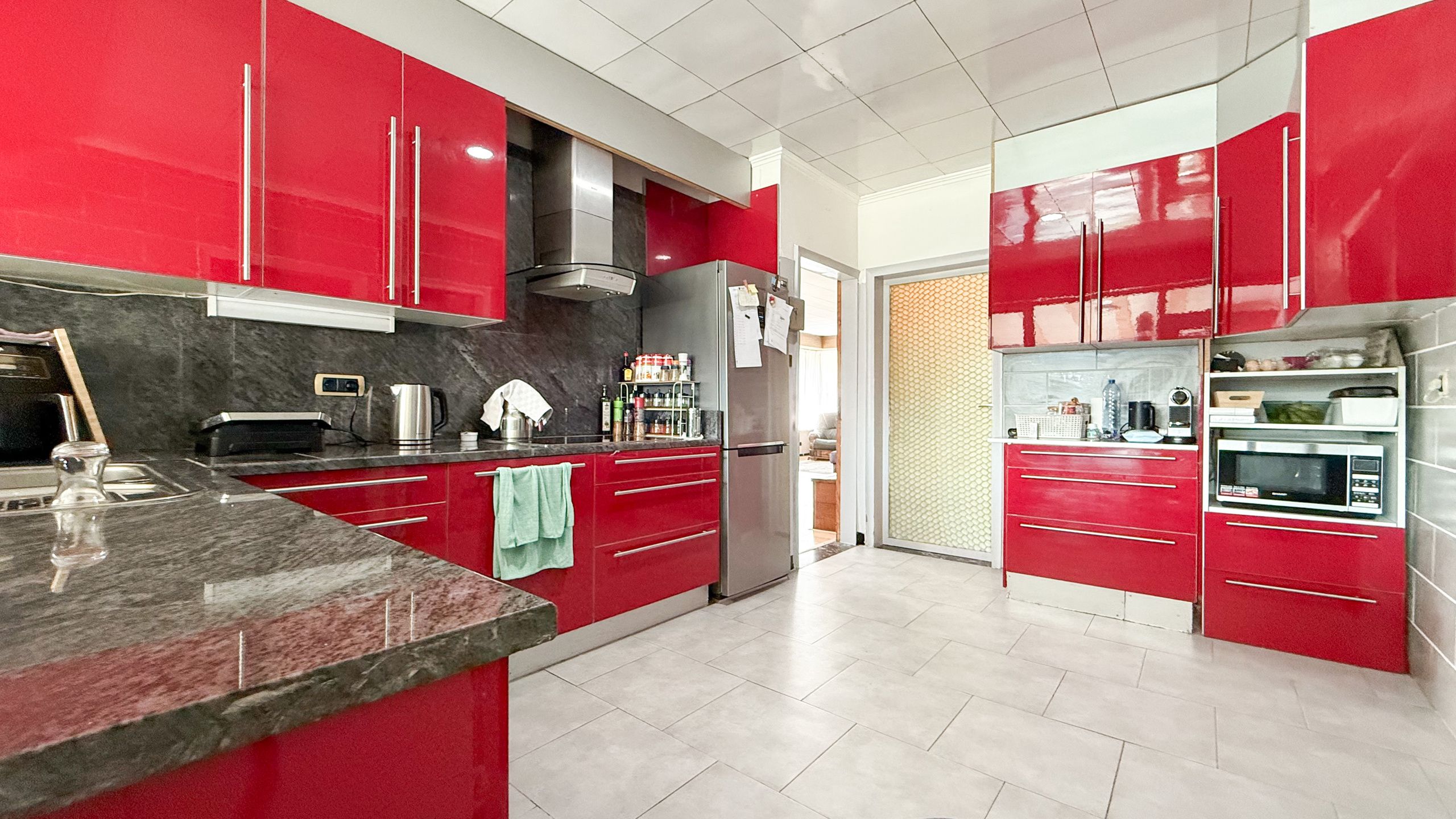 Vrijstaande woning met hangar en groot stuk grond-13.000m²! foto 10
