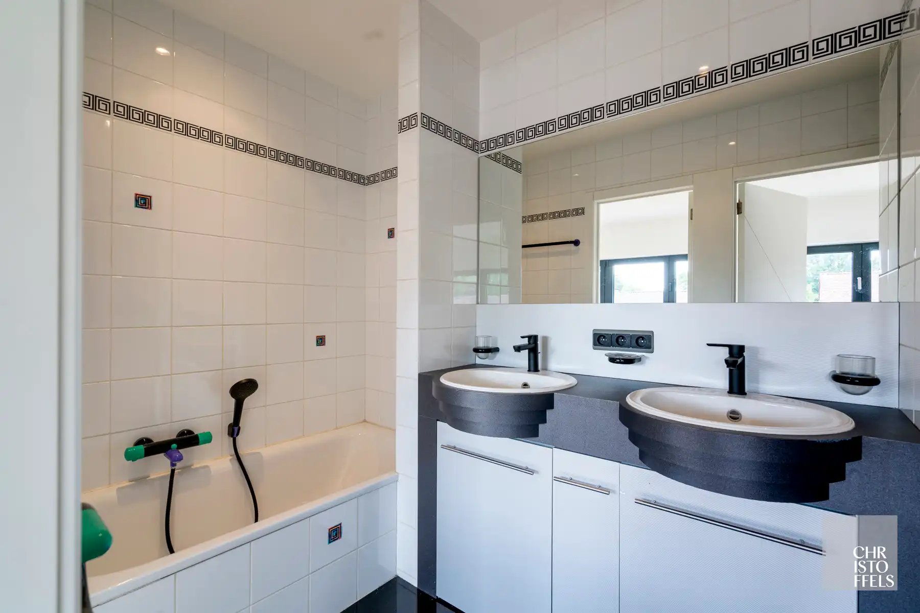 Tijdloze villa (405 m²) met zwembad, magazijn en weiland op 4.858 m²! foto 22