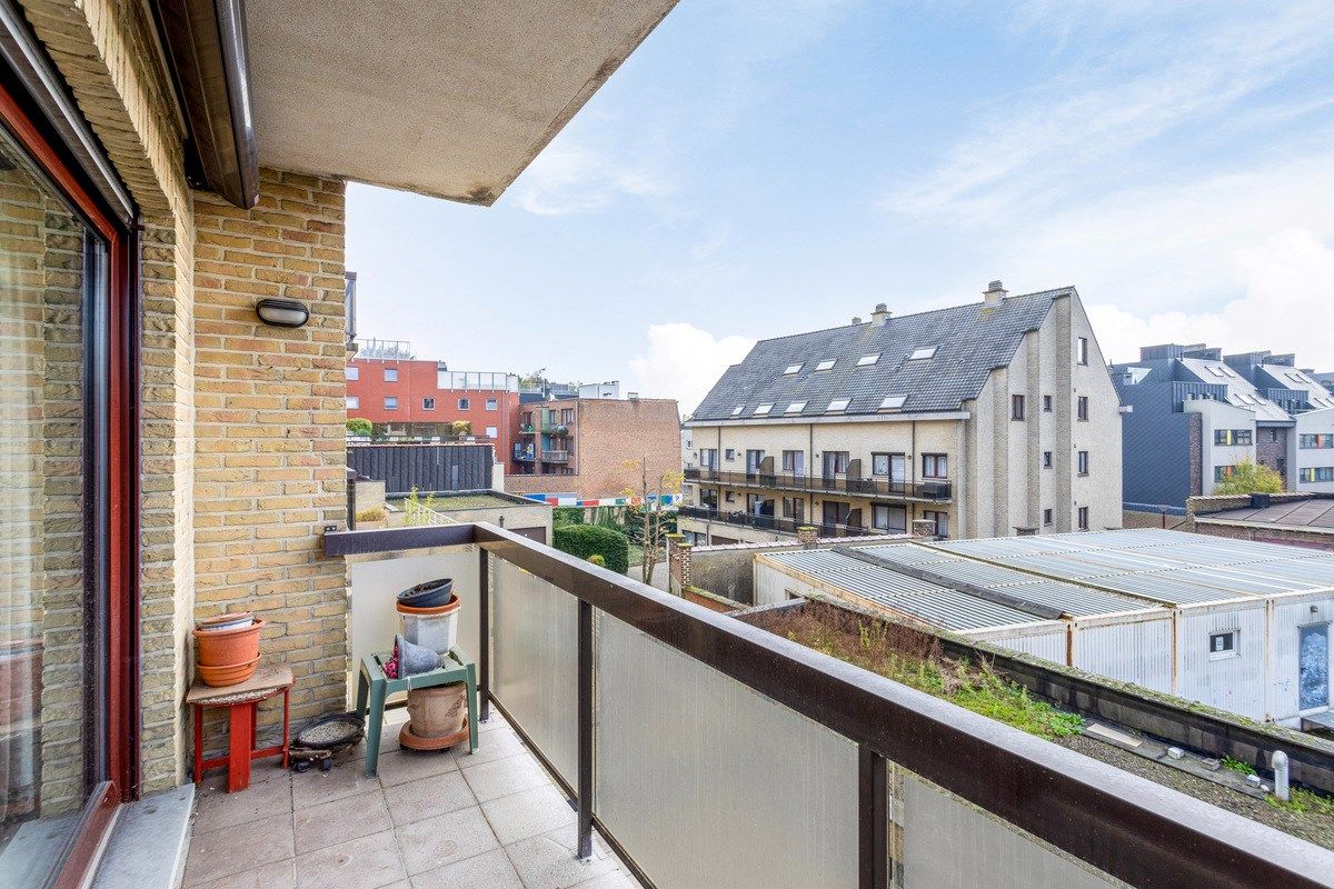 Goed gelegen appartement met 1slaapkamer en terras. foto {{pictureIndex}}