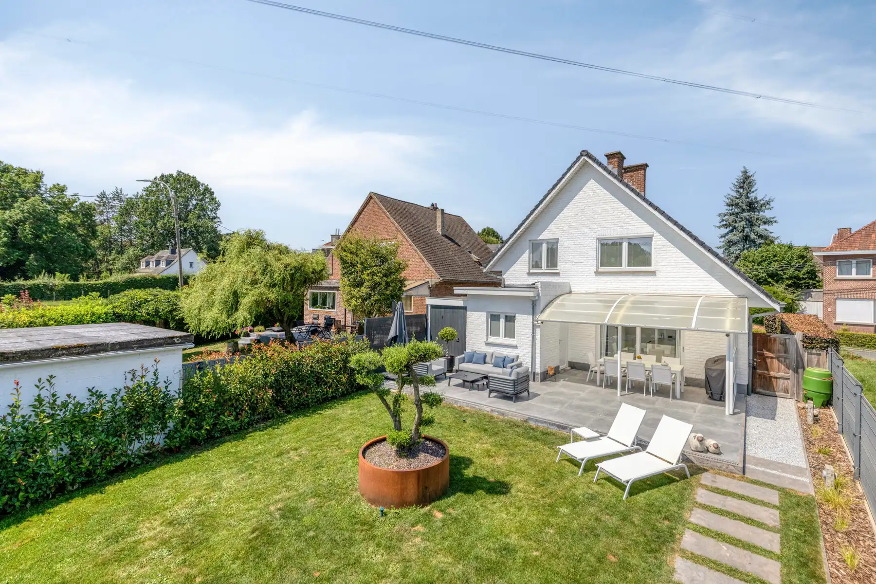 Charmante villa op toplocatie met ruime garage foto 28