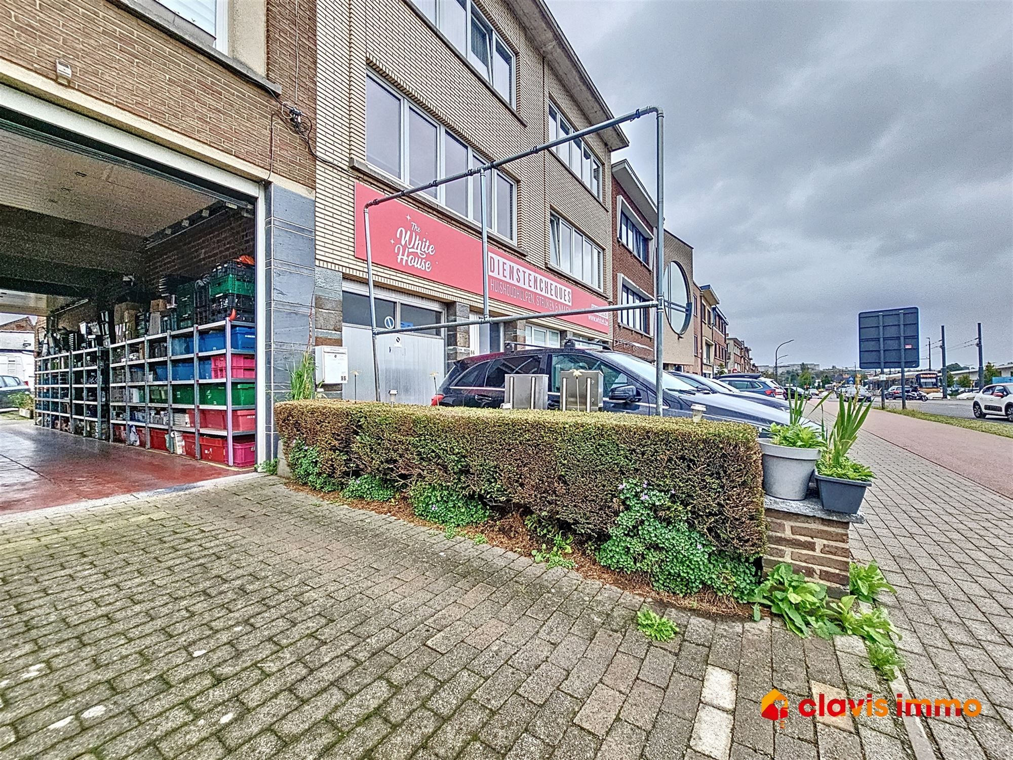 Opbrengsteigendom met 4 appartementen en een winkel foto {{pictureIndex}}