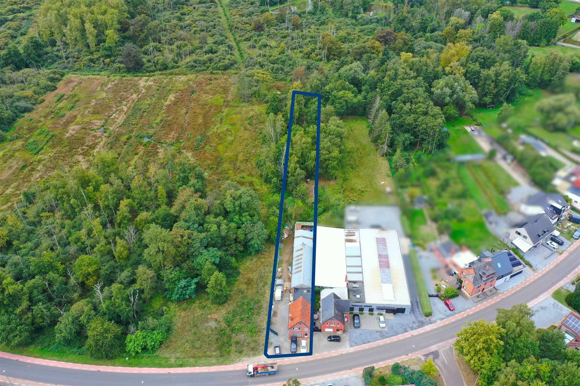 Gerenoveerde woning met loods (205m²) en privaat bos op 24a80ca in het rustige Zelem (Halen) foto {{pictureIndex}}