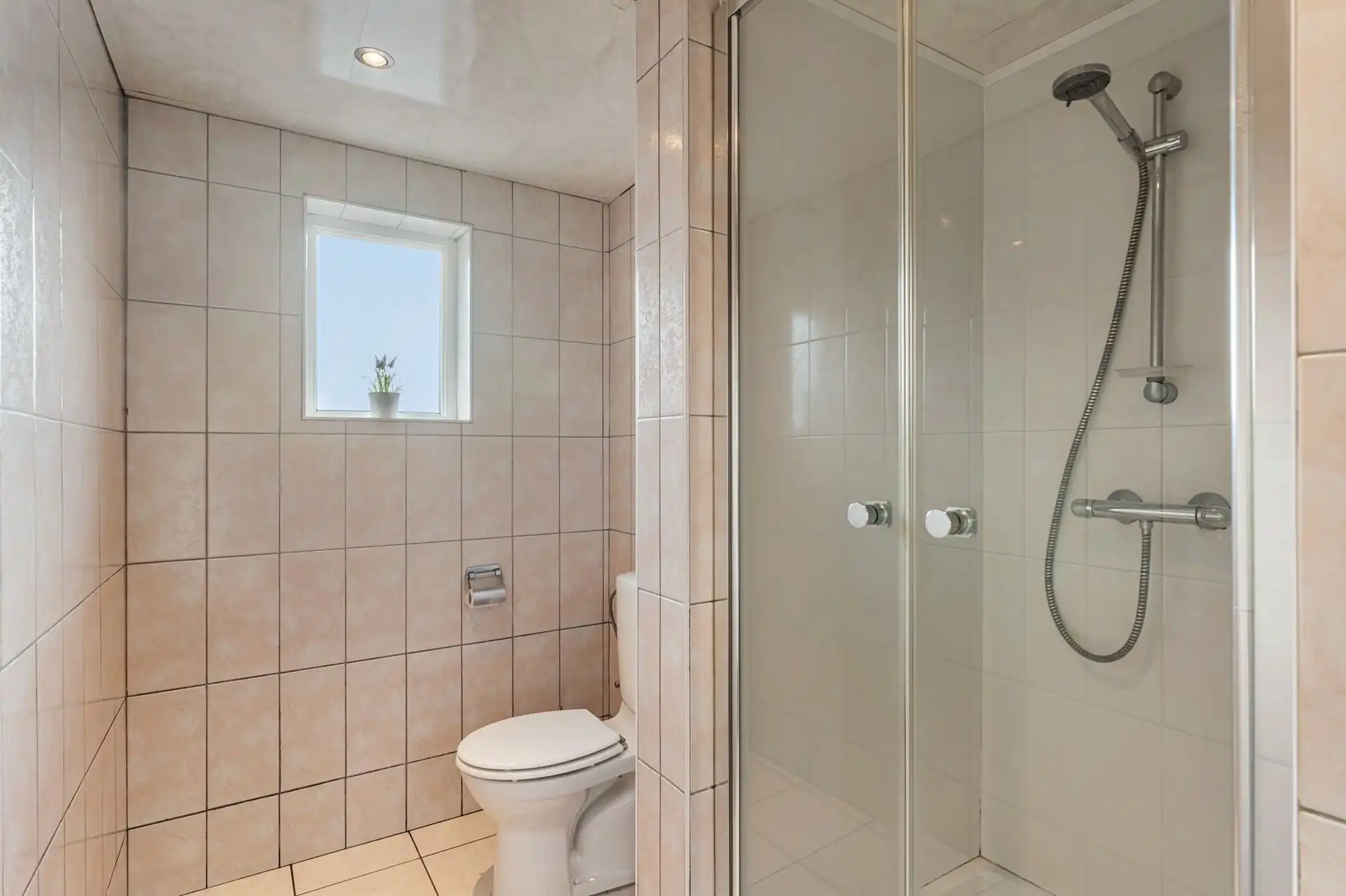 Eengezinswoning met tuin. foto 11