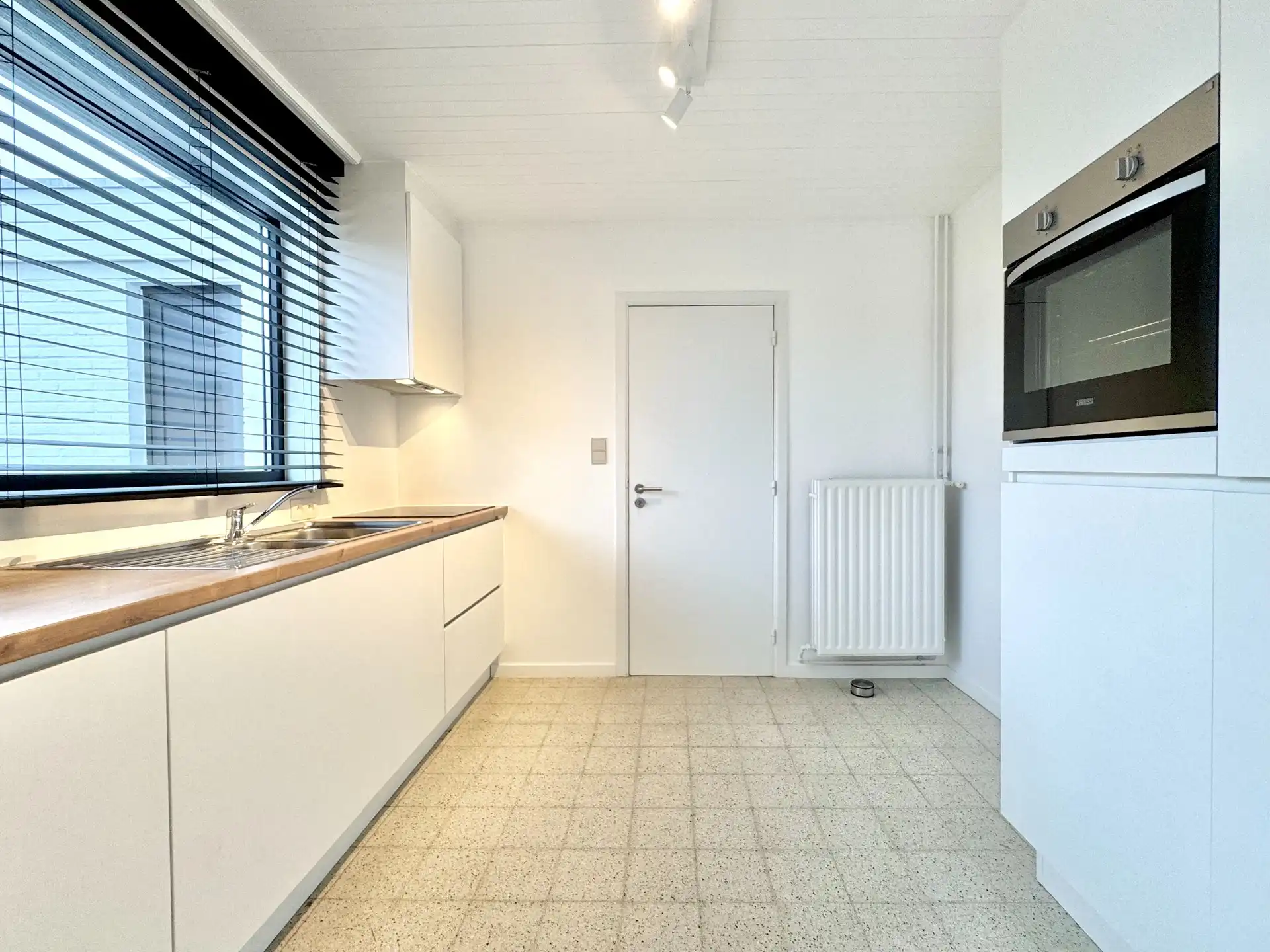 GERENOVEERDE WONING | 2 KAMERS | DRESSING |TUIN |GARAGE foto 10
