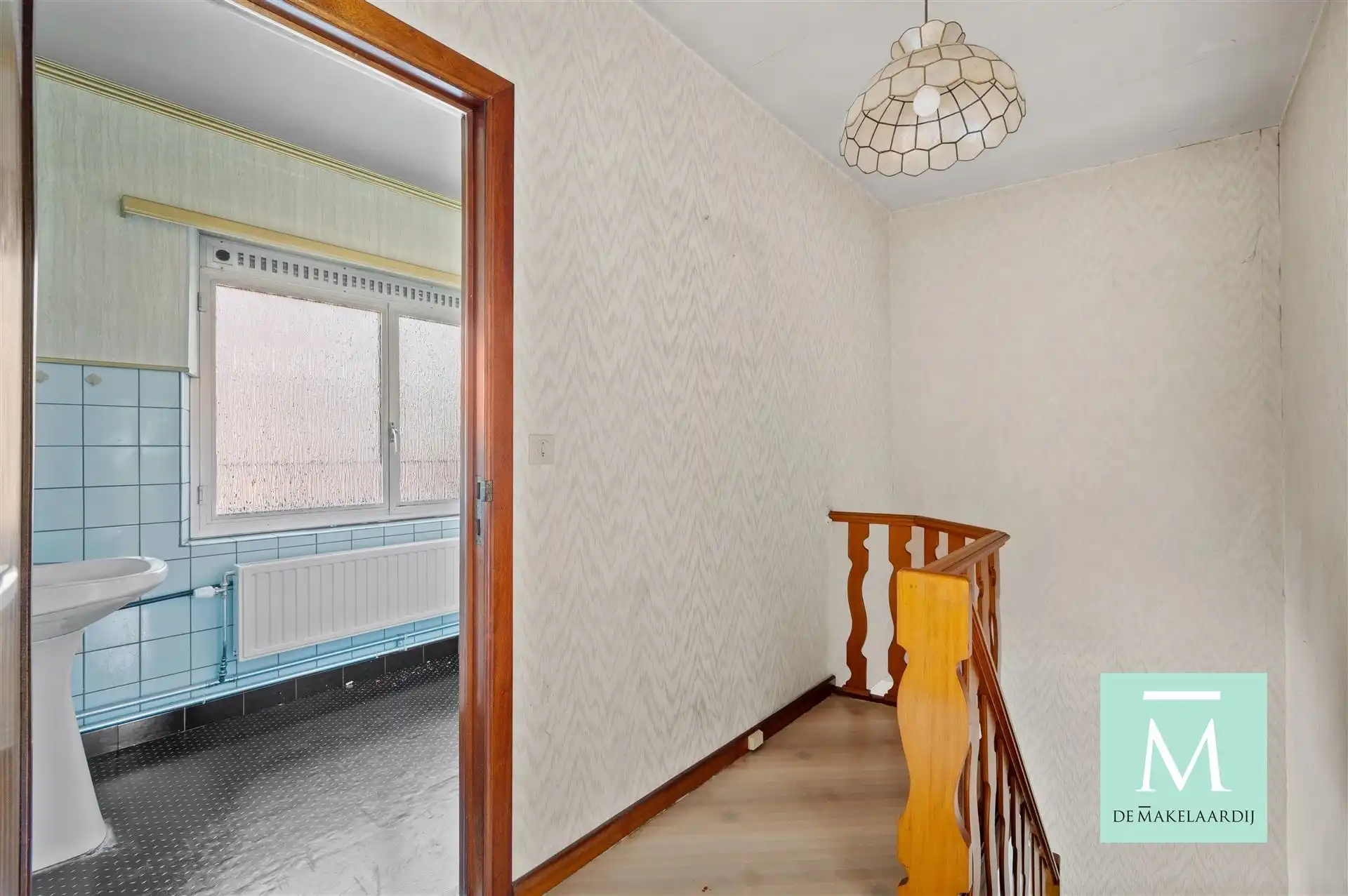 Ruime woning met 3 slaapkamers, aangename tuin en inpandige garage foto 8