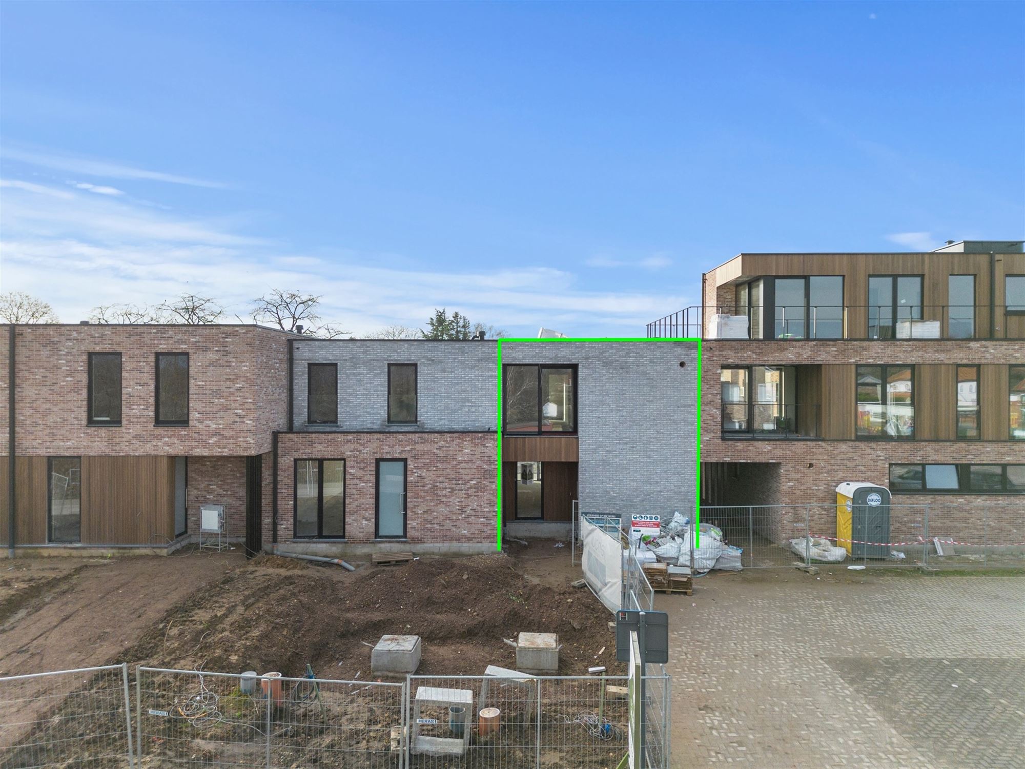 RUIME NIEUWBOUWWONING, GEKENMERKT DOOR EEN STRAKKE ARCHITECTUUR (WONING 4)  foto 1