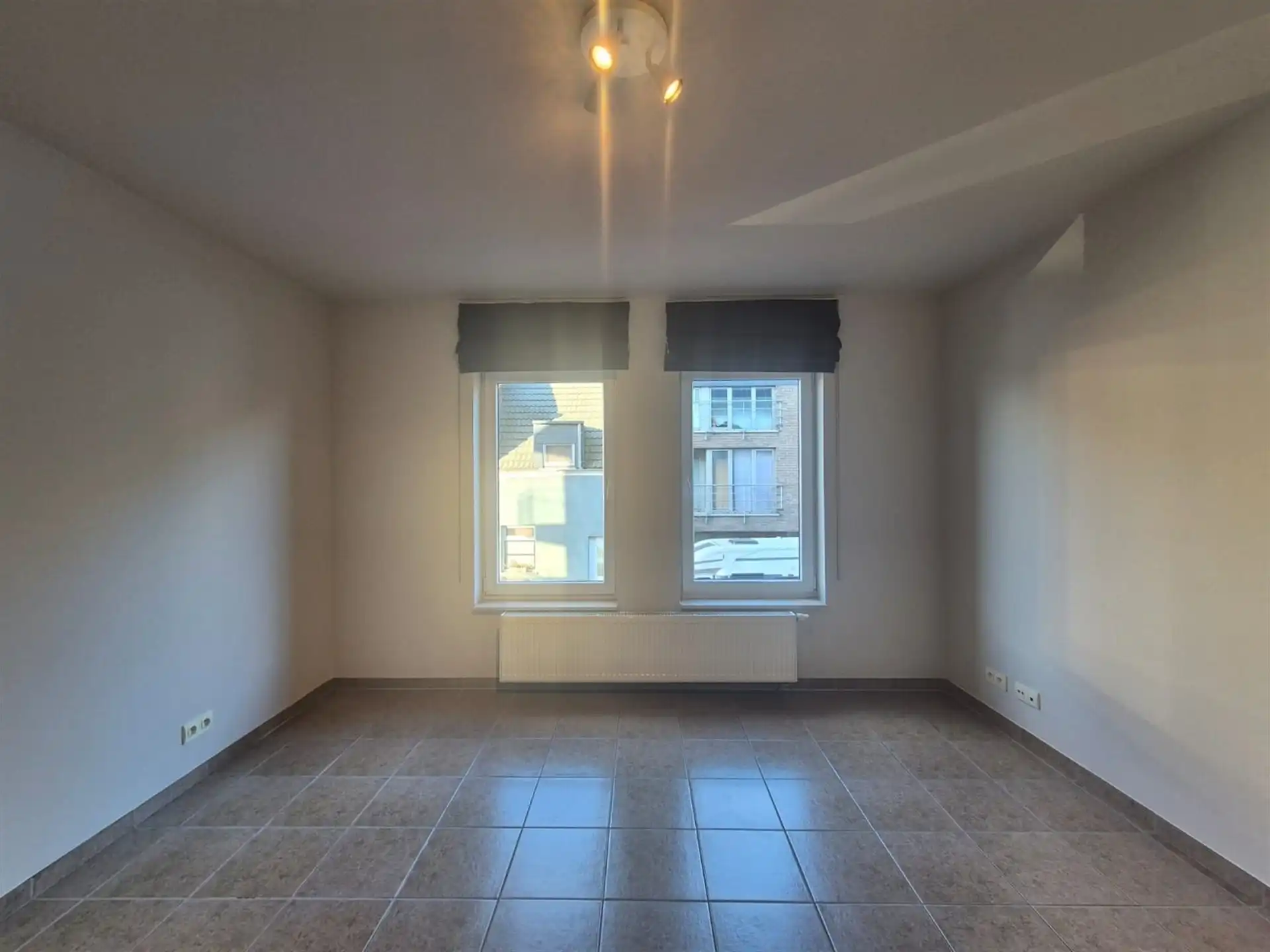 Centraal gelegen 2-slaapkamer appartement.   foto 12