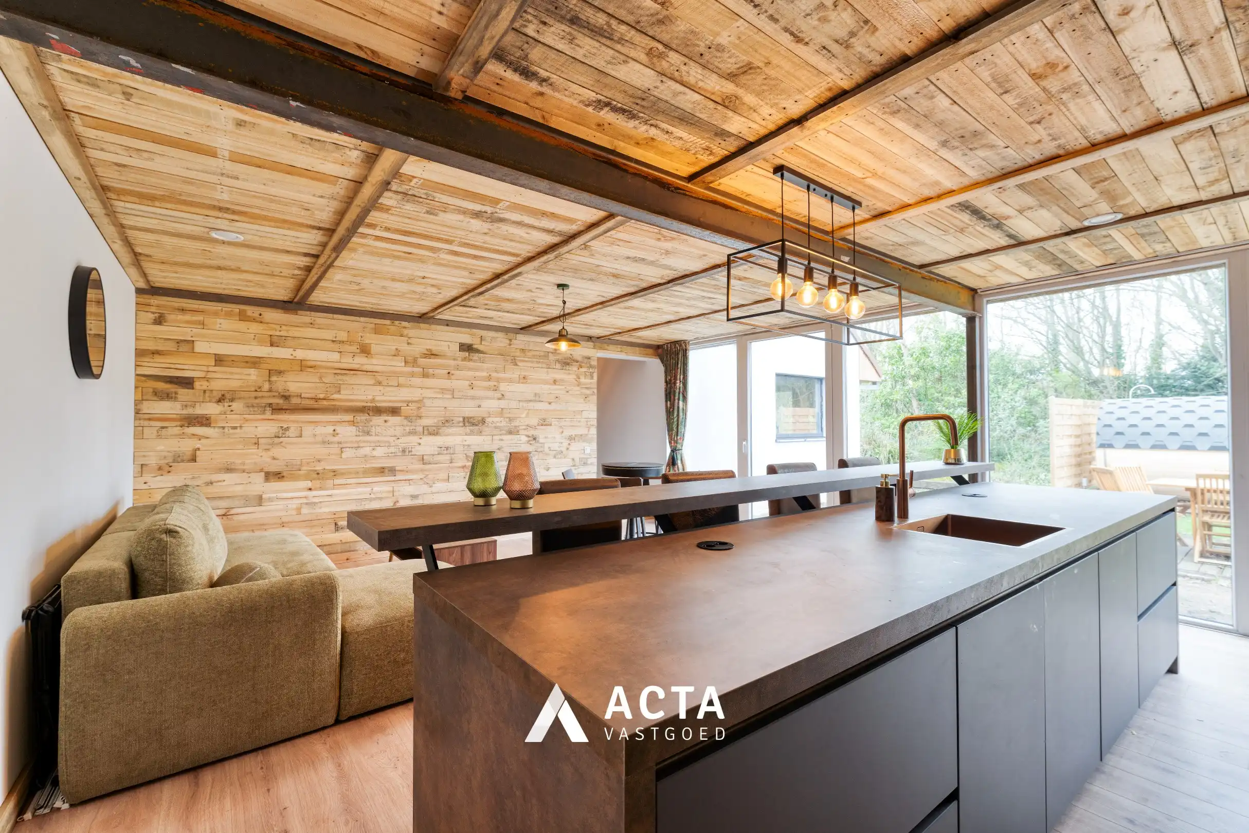 Gerenoveerde villa met vier slaapkamers in de Vicognewijk! foto 3