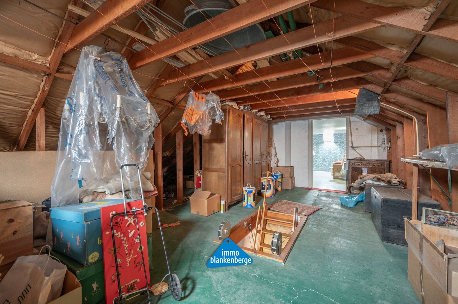 Ruime alleenstaande bungalow met tuin in rustige wijk foto 37
