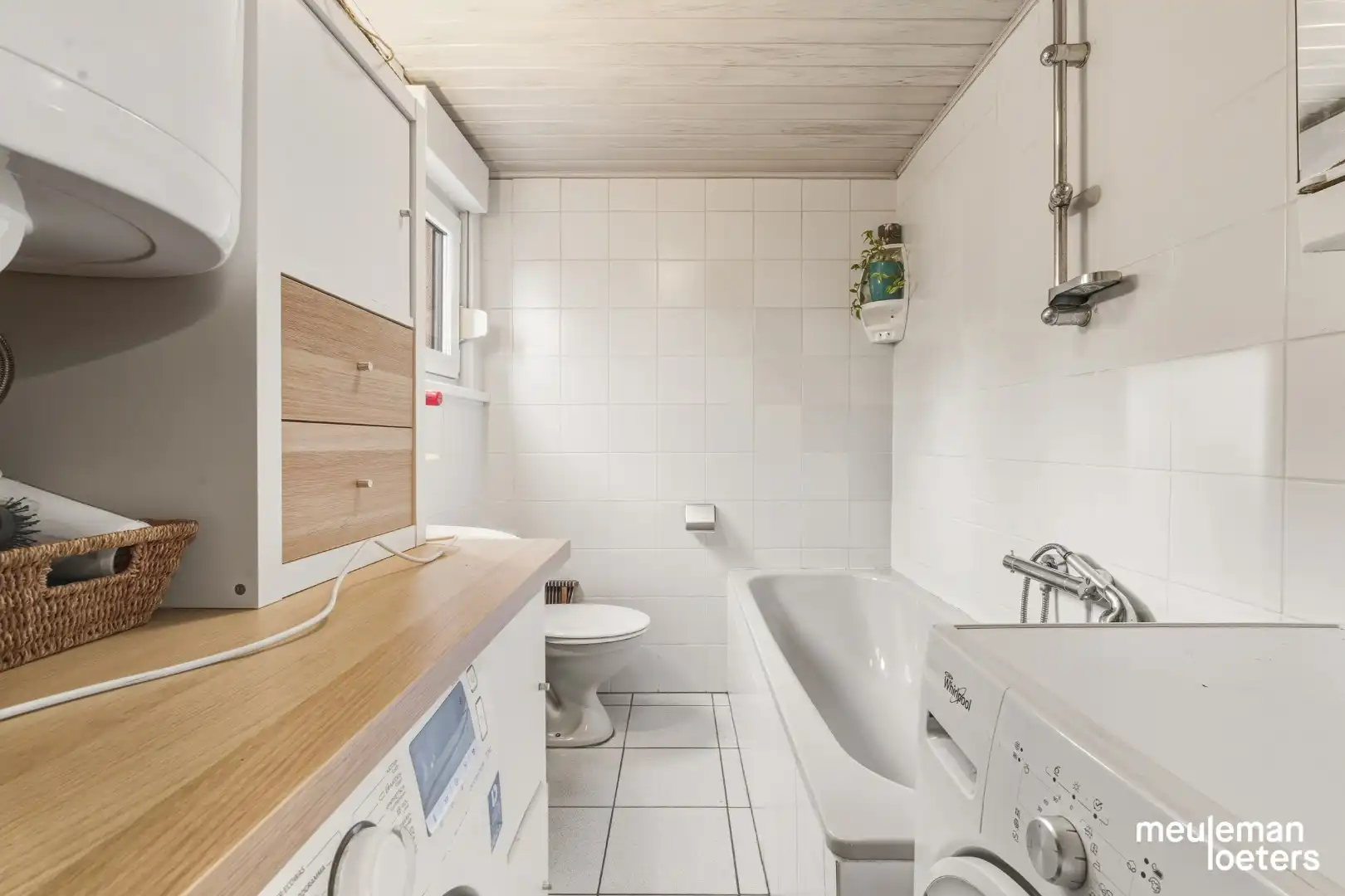 Halfopen verzorgde woning met garage en ruime tuin foto 11