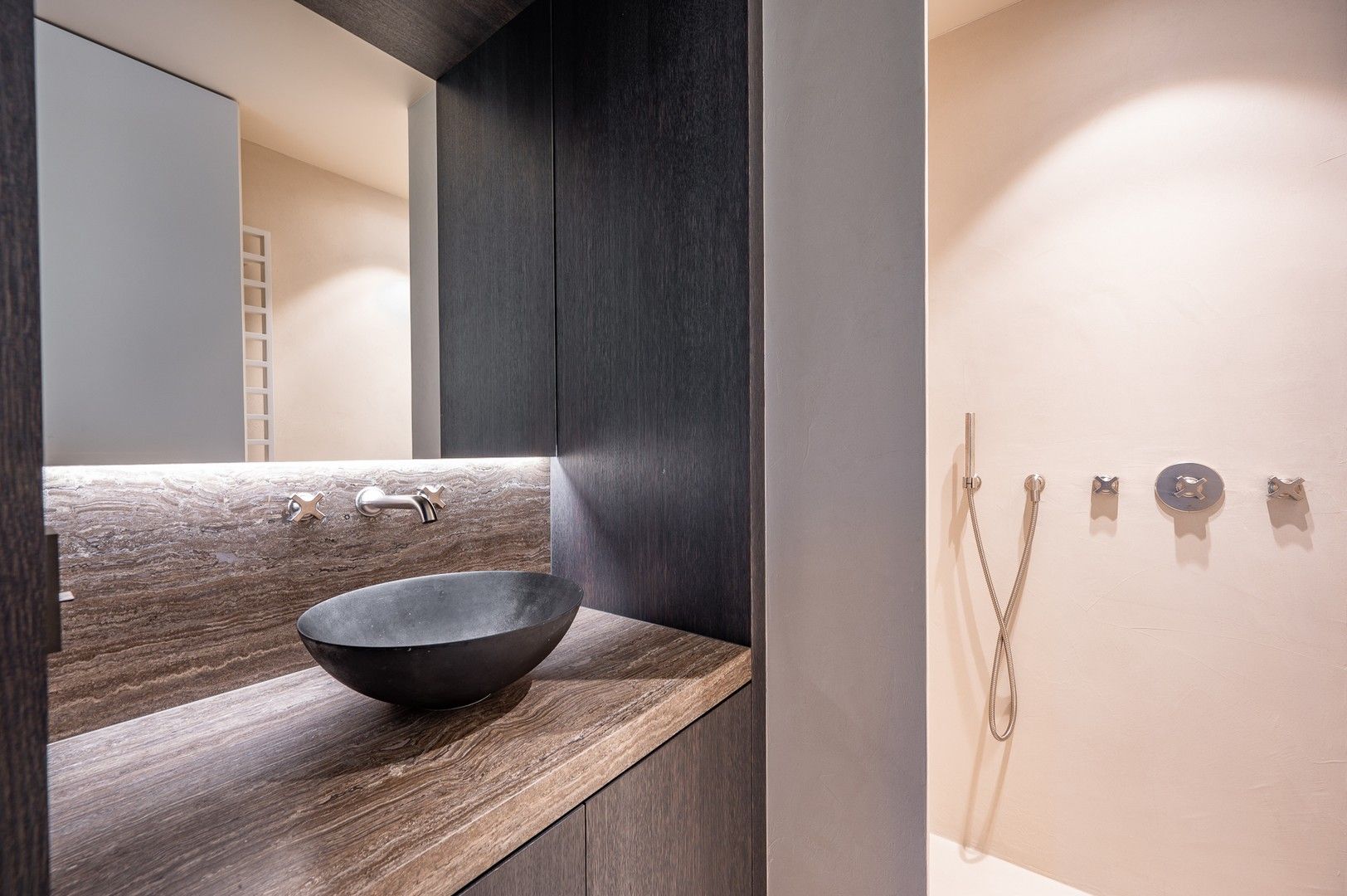 Prachtig tuinappartement met 3 volwaardige slaapkamers, gelegen in een paadje op een topligging in het Zoute. foto 21