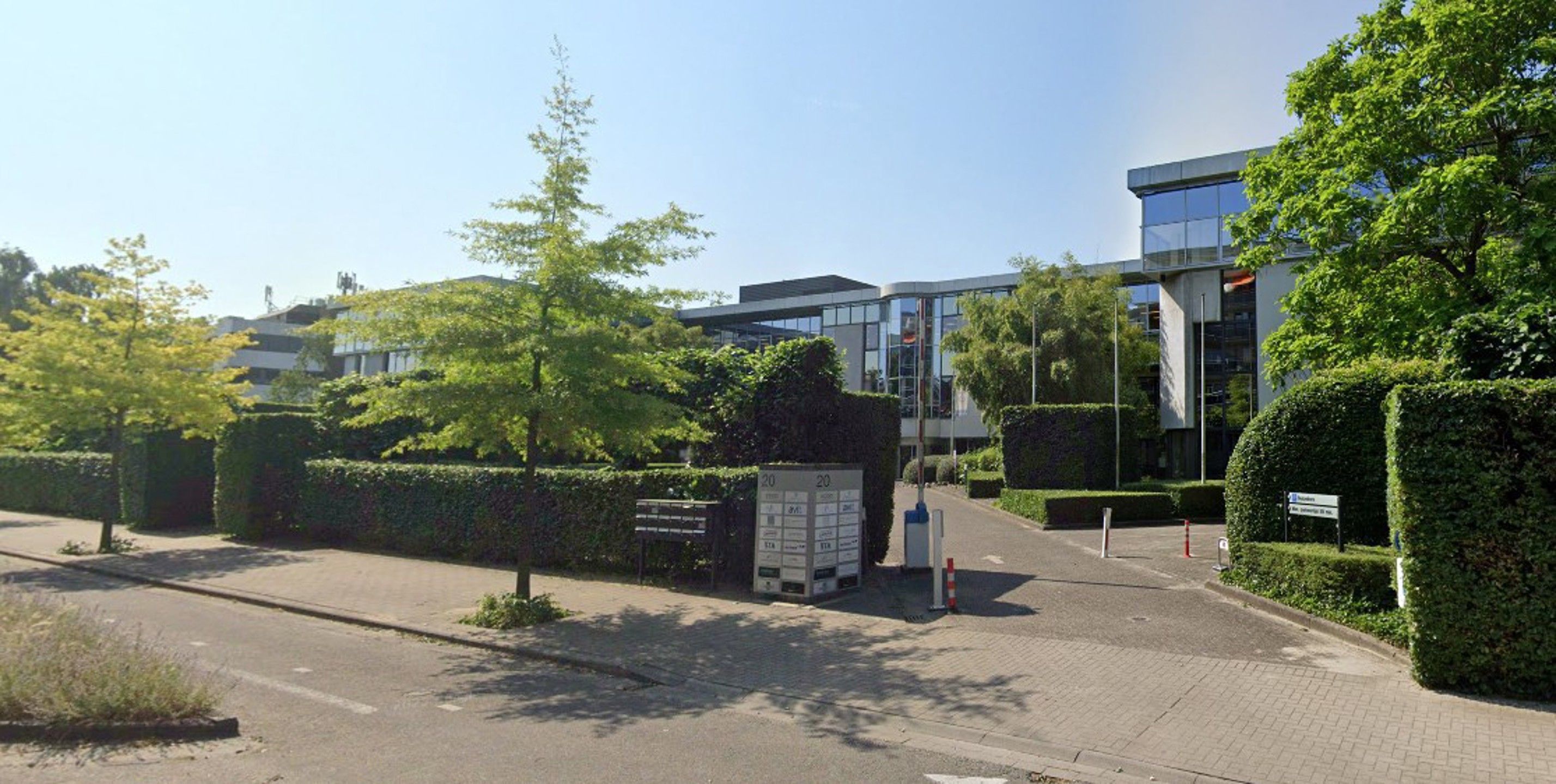 Standingvol Gerenoveerd Kantoor Te Huur In Wilrijk foto 8