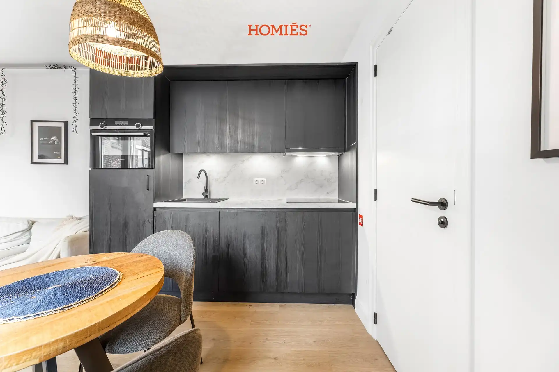 Gerenoveerde, bemeubelde studio met aparte slpk in Leuven foto 3