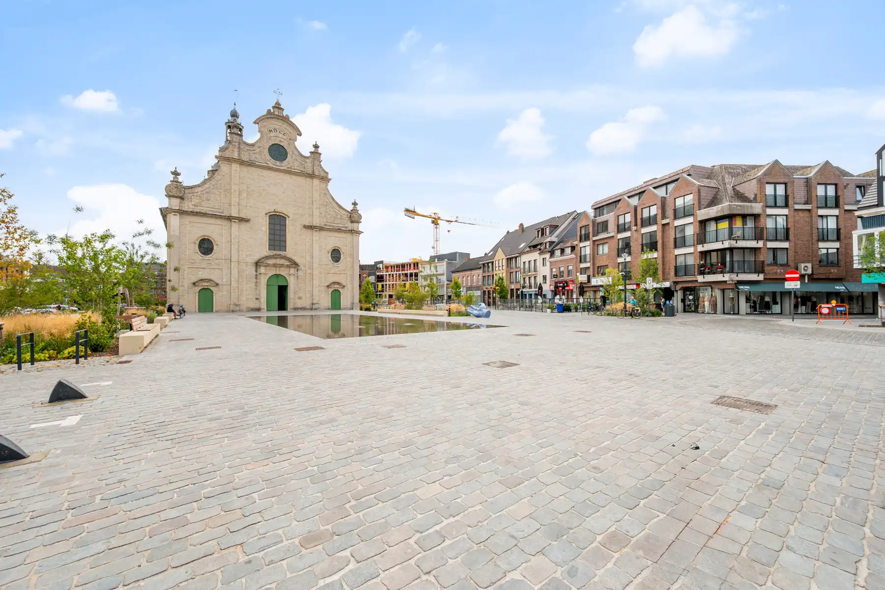 Hoofdfoto van de publicatie: Instapklaar appartement aan de markt in Zele
